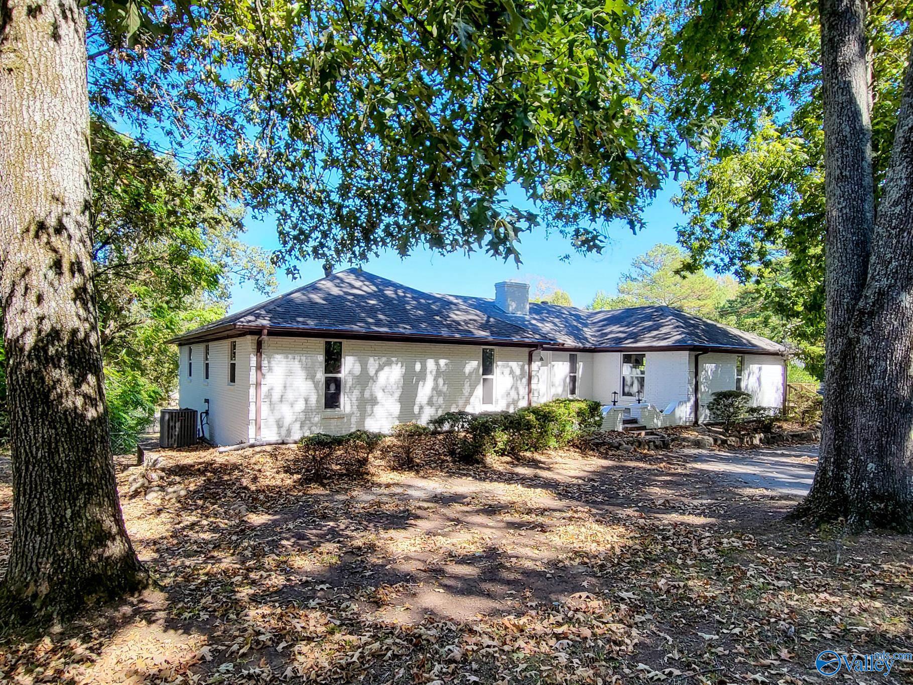 9805 Wallwood Drive