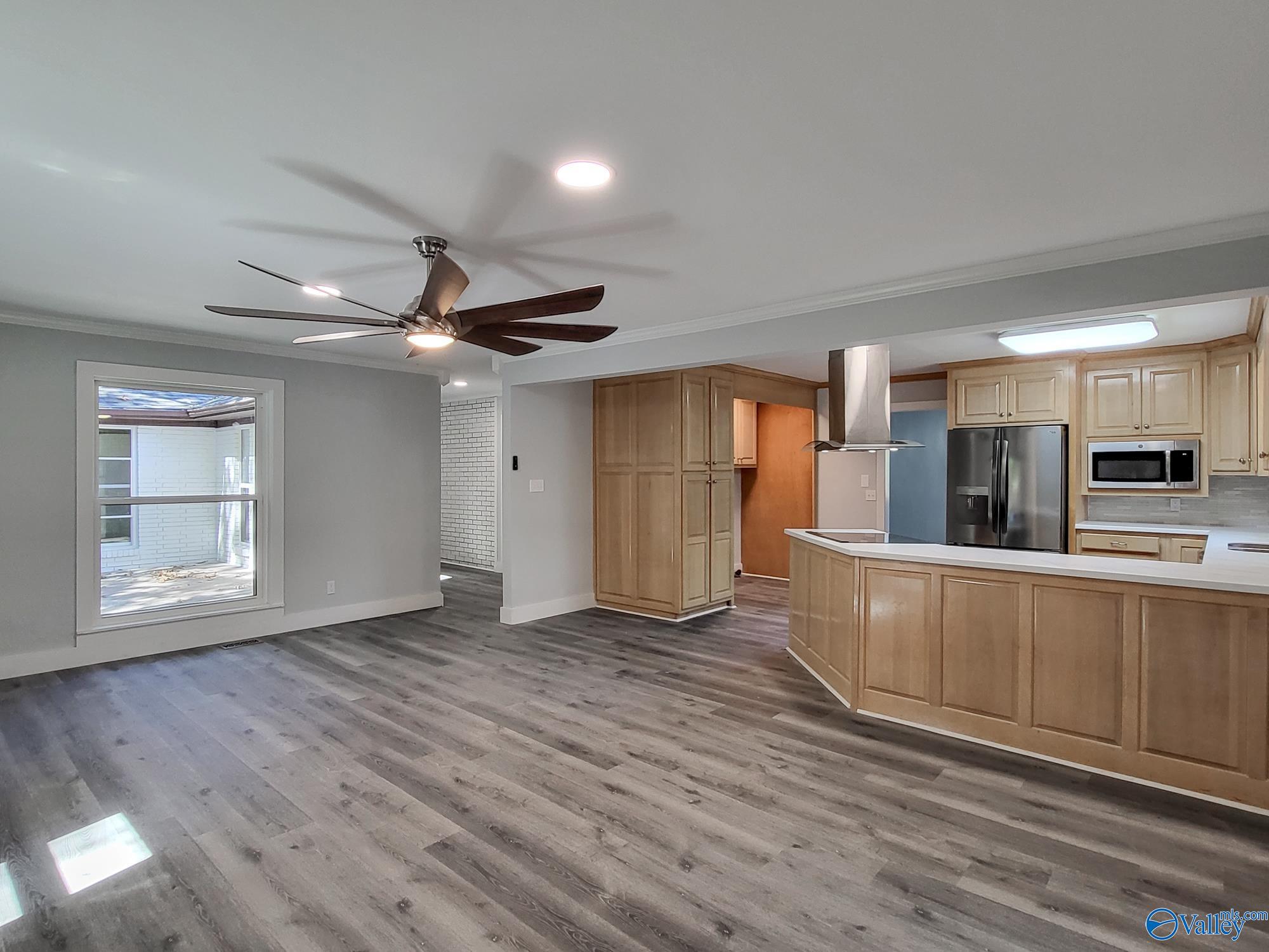9805 Wallwood Drive
