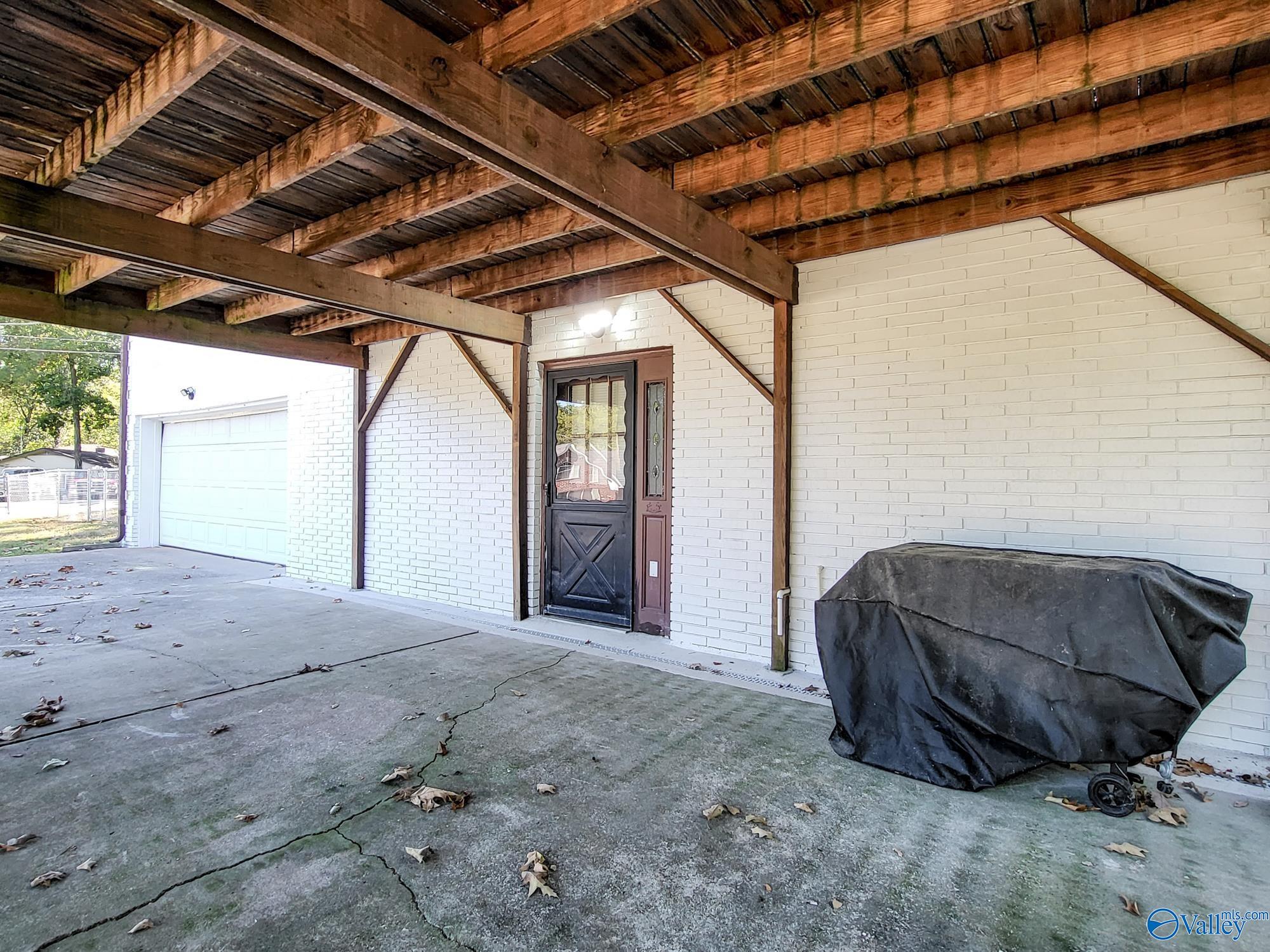 9805 Wallwood Drive