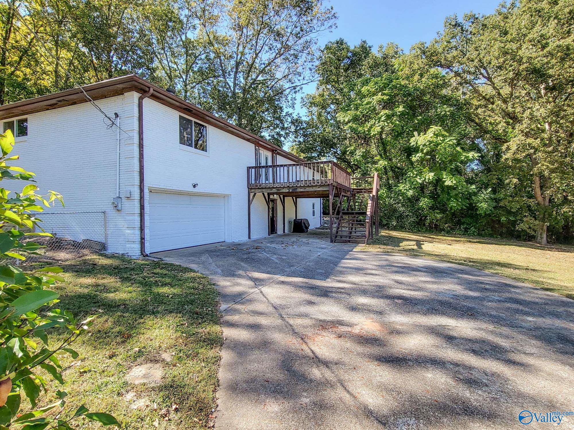 9805 Wallwood Drive
