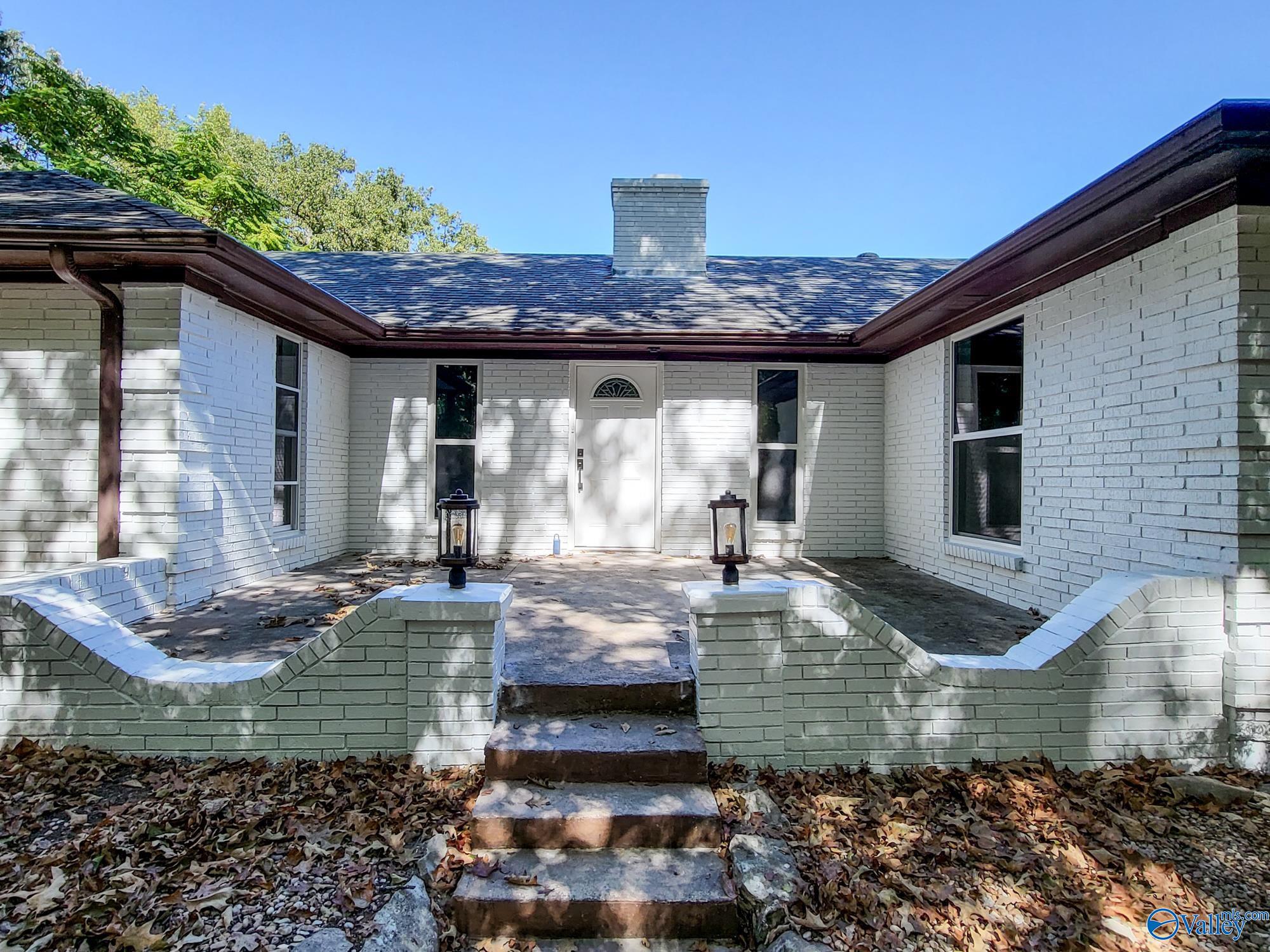 9805 Wallwood Drive