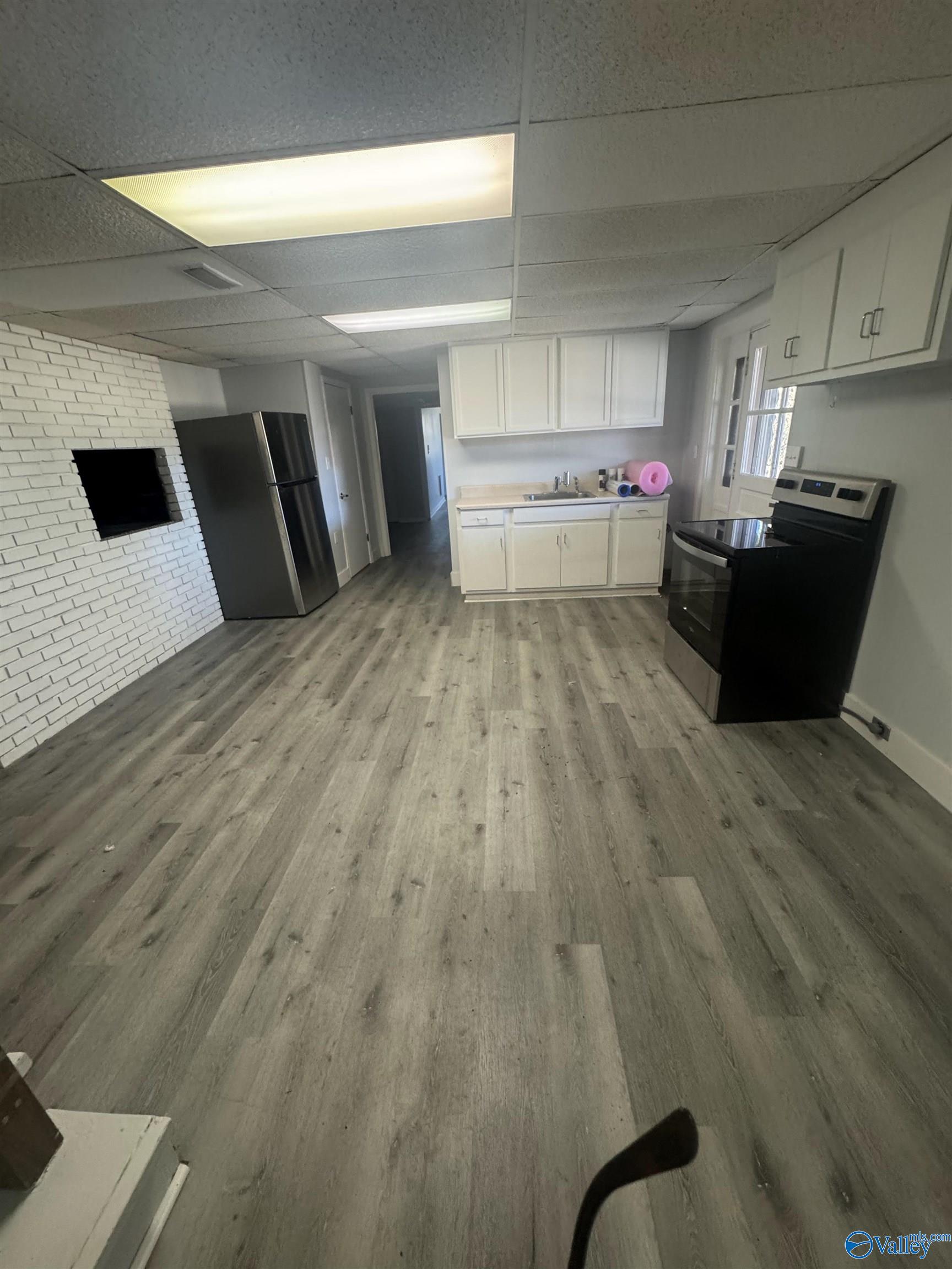 9805 Wallwood Drive