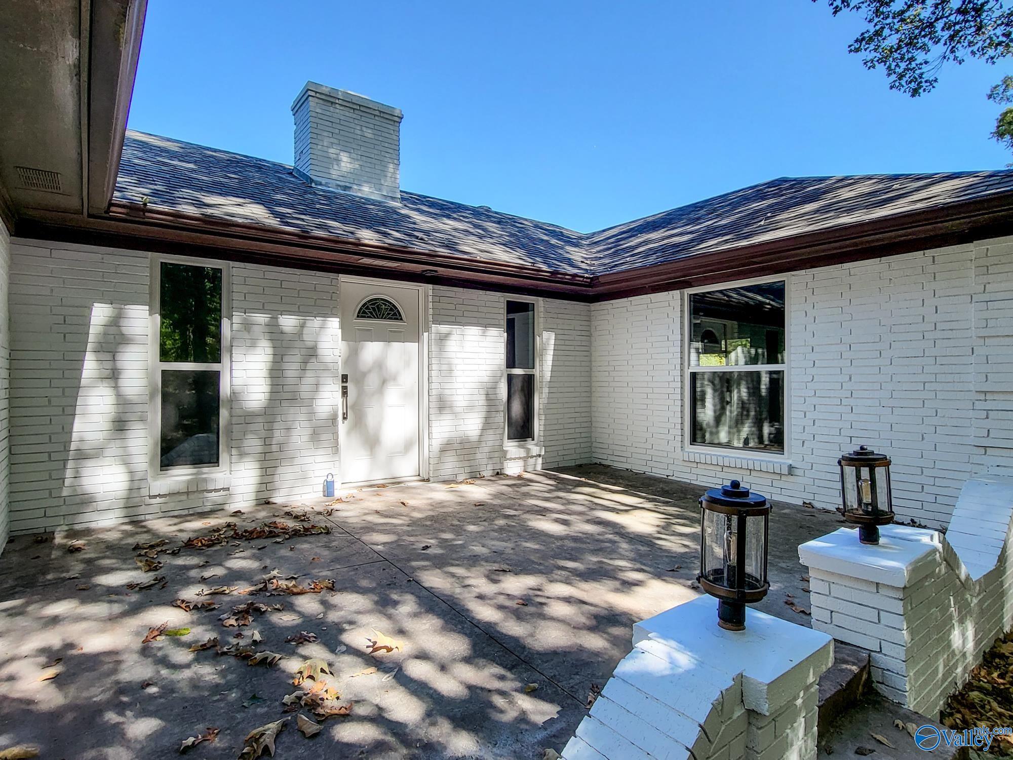 9805 Wallwood Drive
