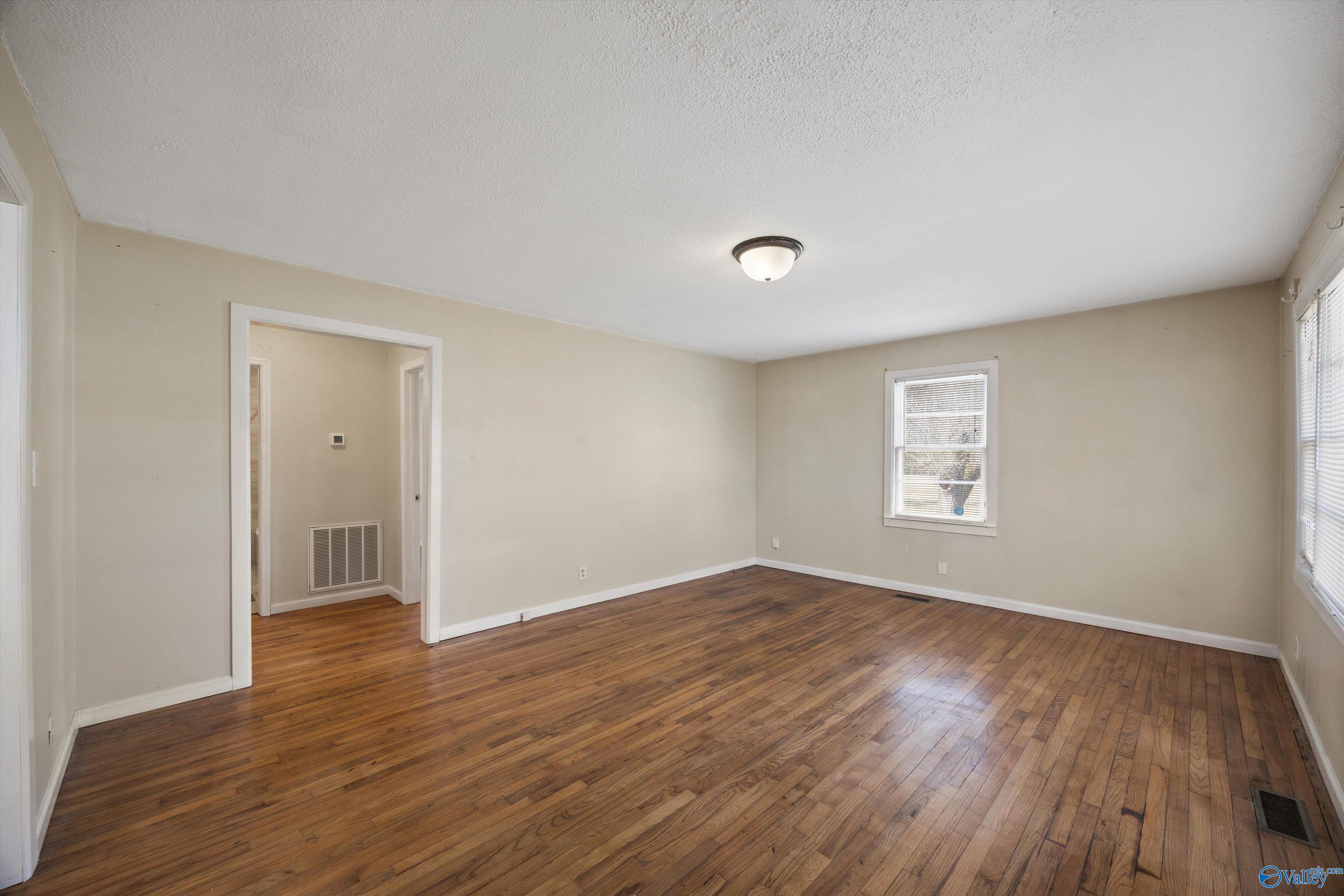 9347 Pulaski Pike