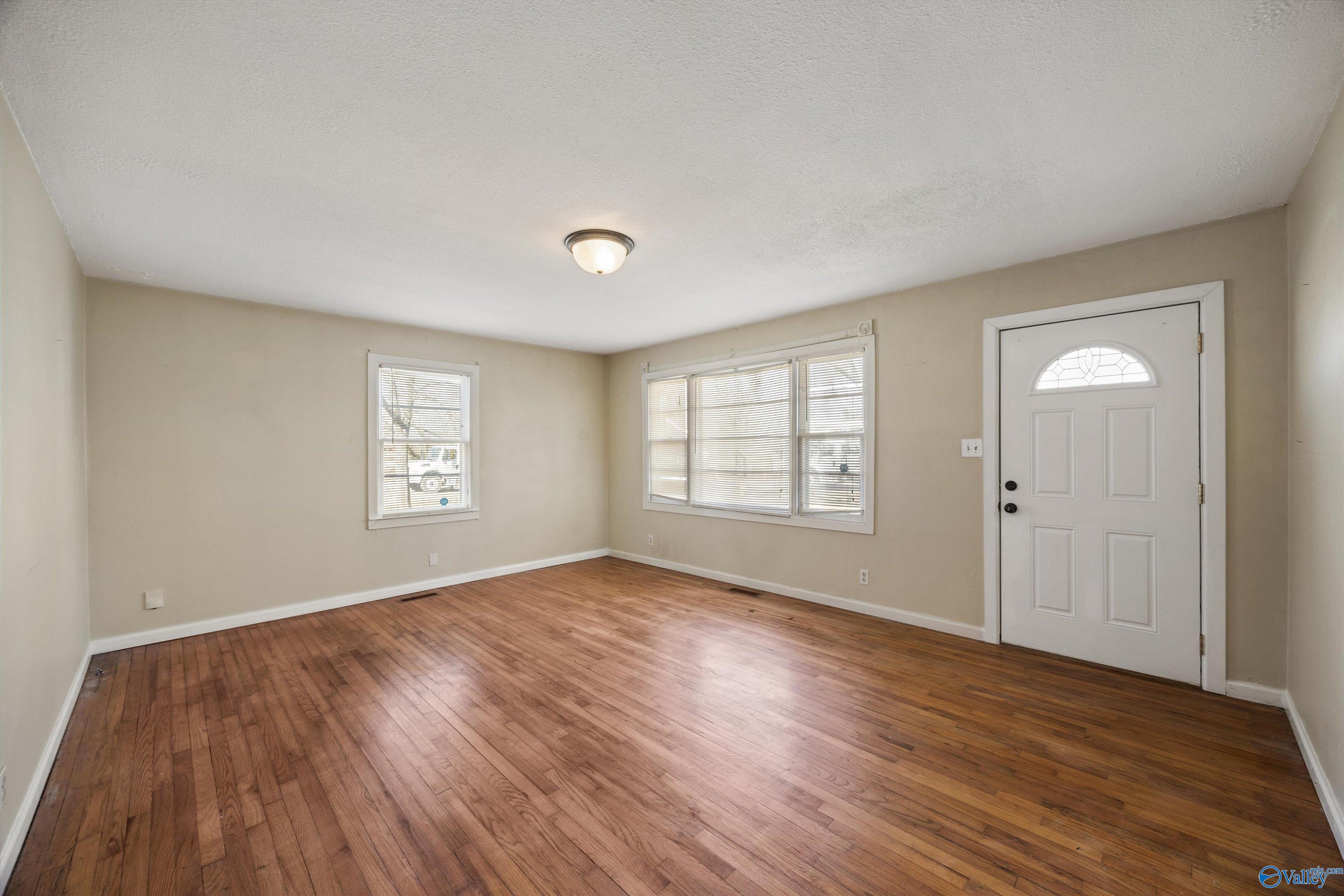 9347 Pulaski Pike