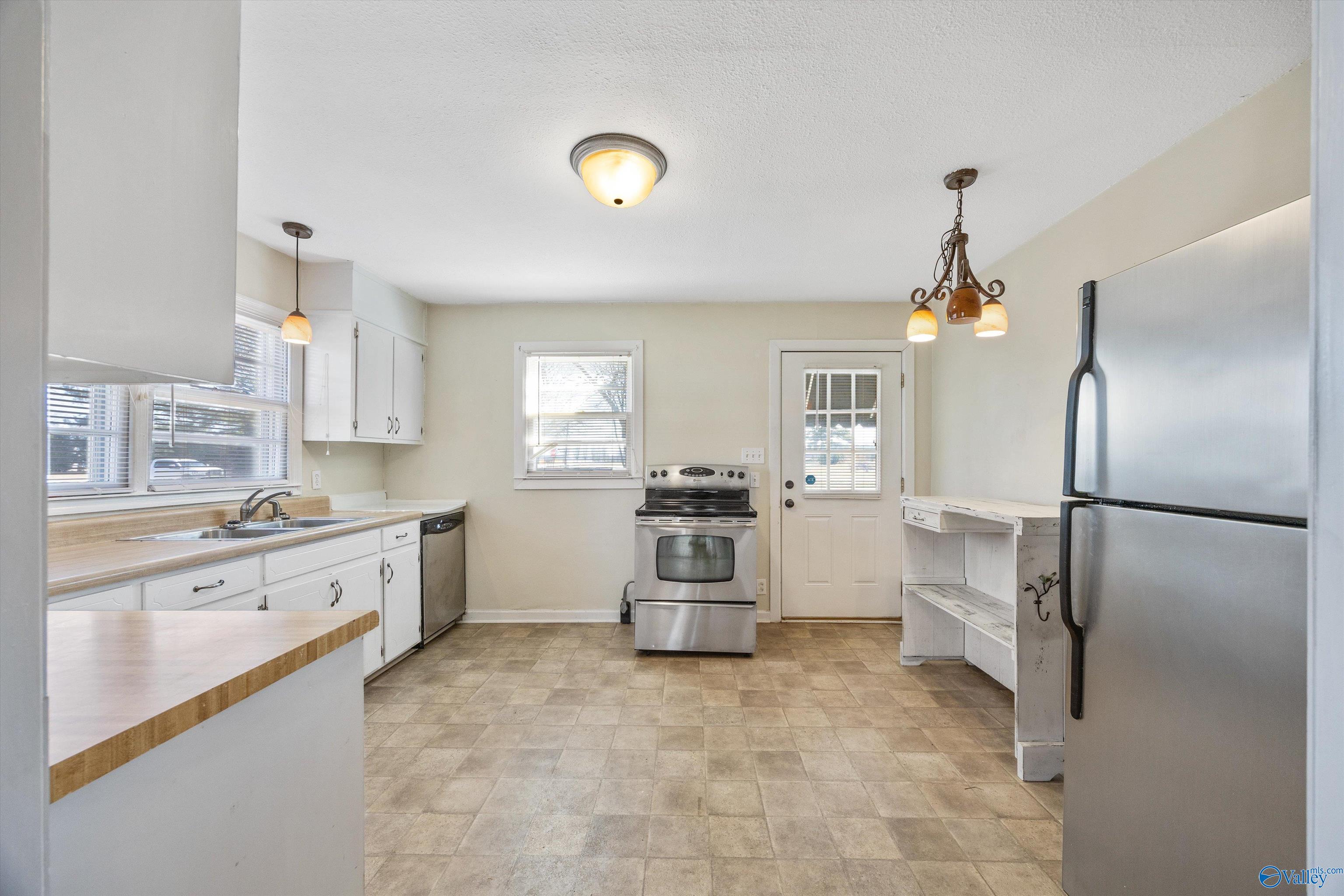 9347 Pulaski Pike