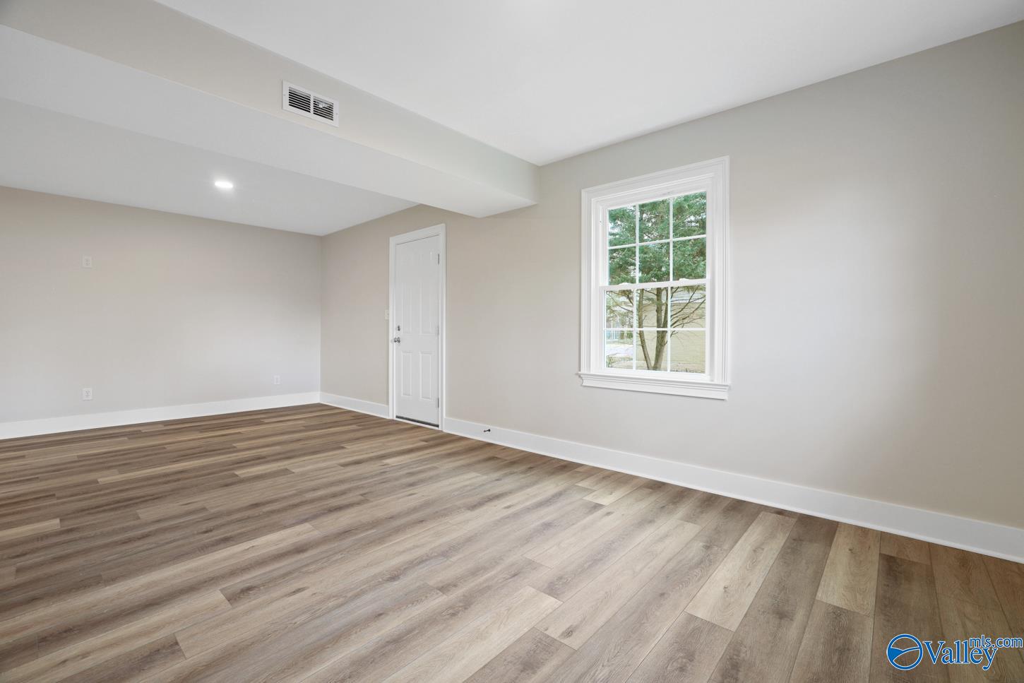 2201 Buckingham Drive SW