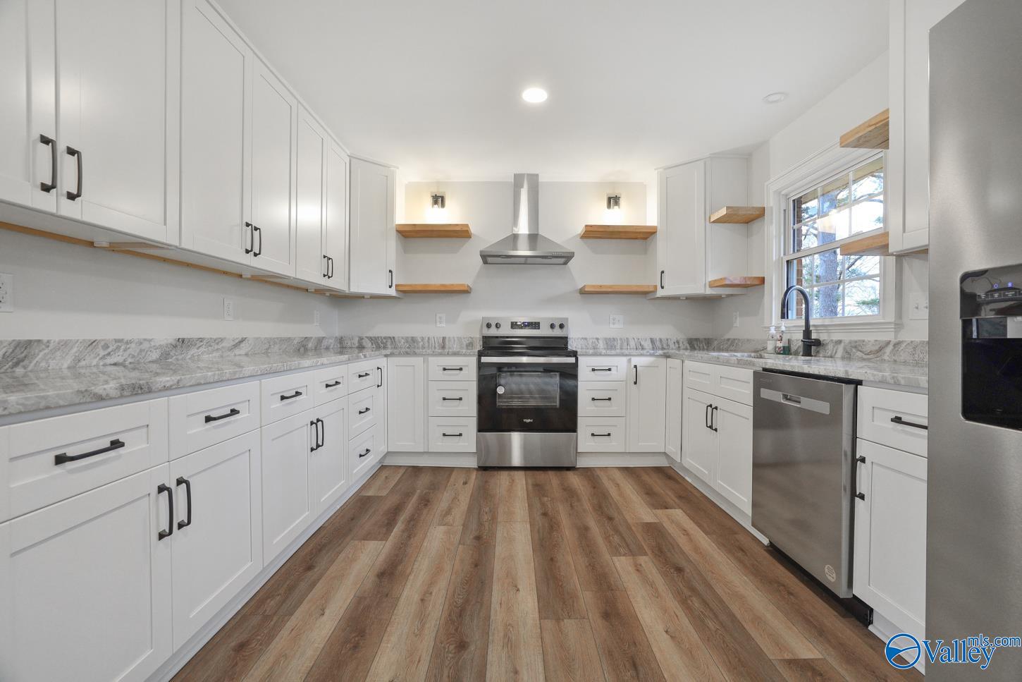 2201 Buckingham Drive SW