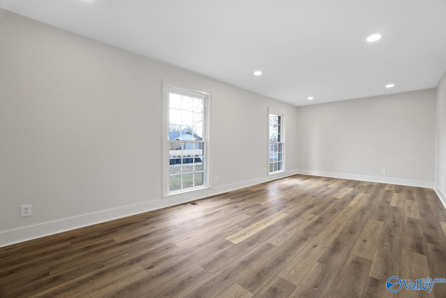 2201 Buckingham Drive SW