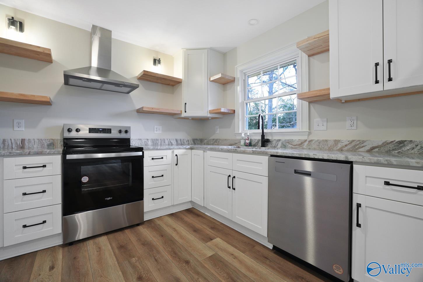 2201 Buckingham Drive SW