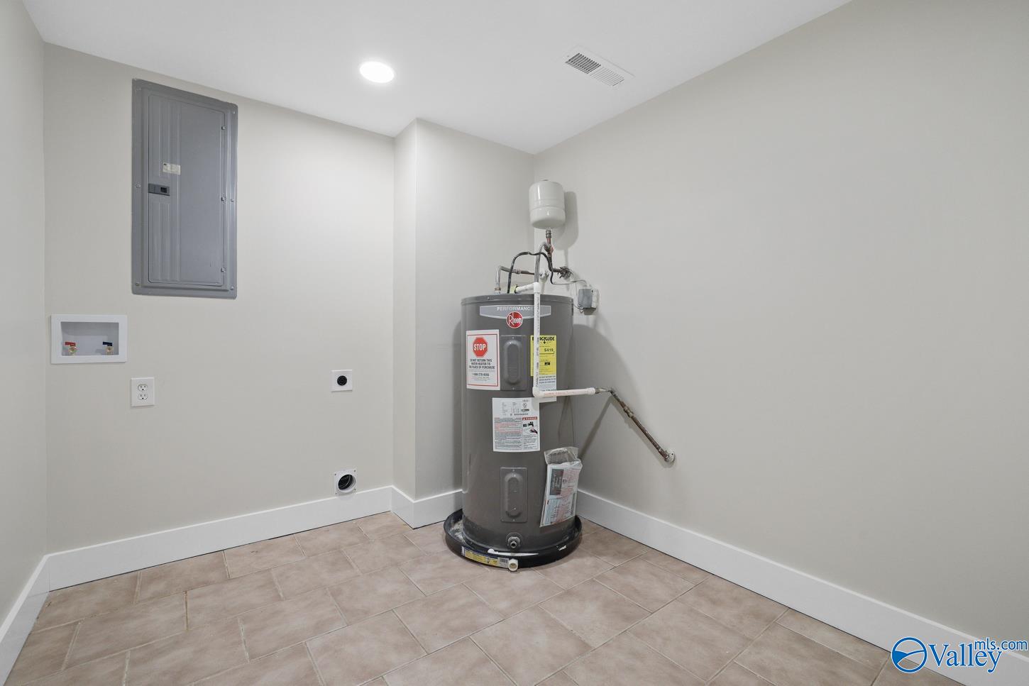 2201 Buckingham Drive SW