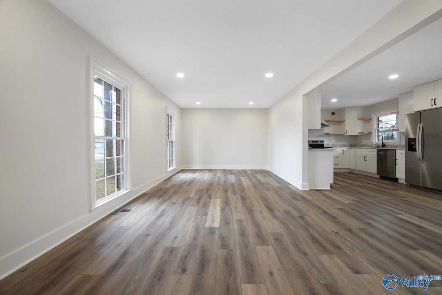 2201 Buckingham Drive SW