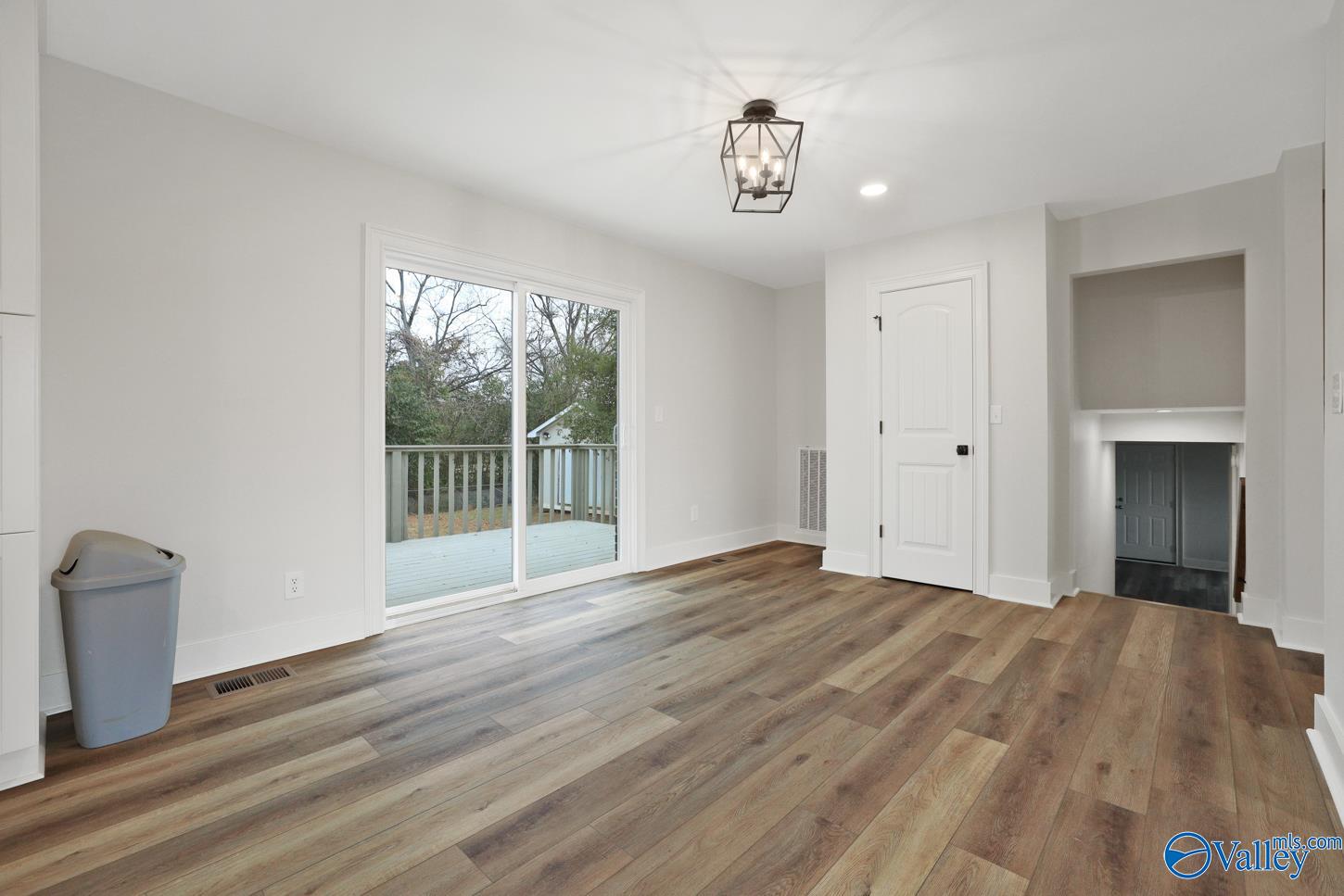 2201 Buckingham Drive SW