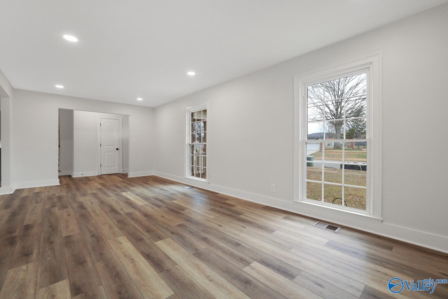 2201 Buckingham Drive SW