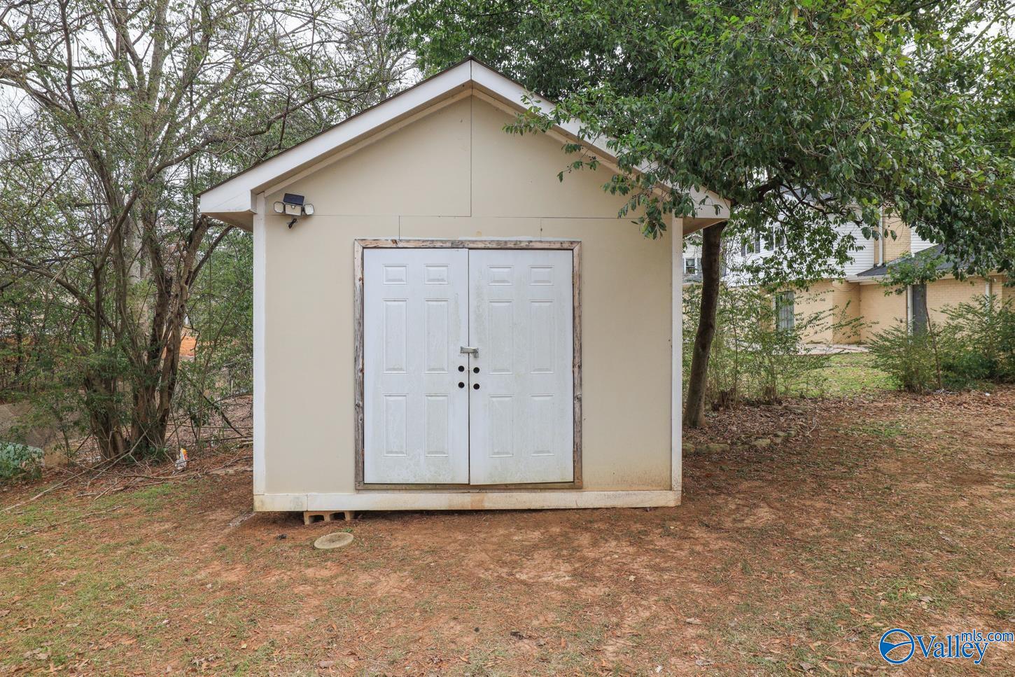 2201 Buckingham Drive SW