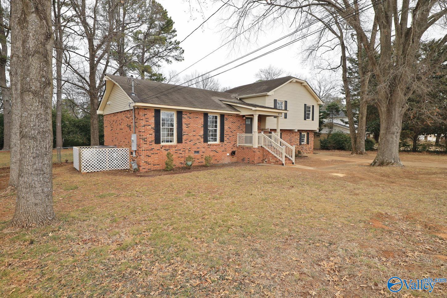 2201 Buckingham Drive SW