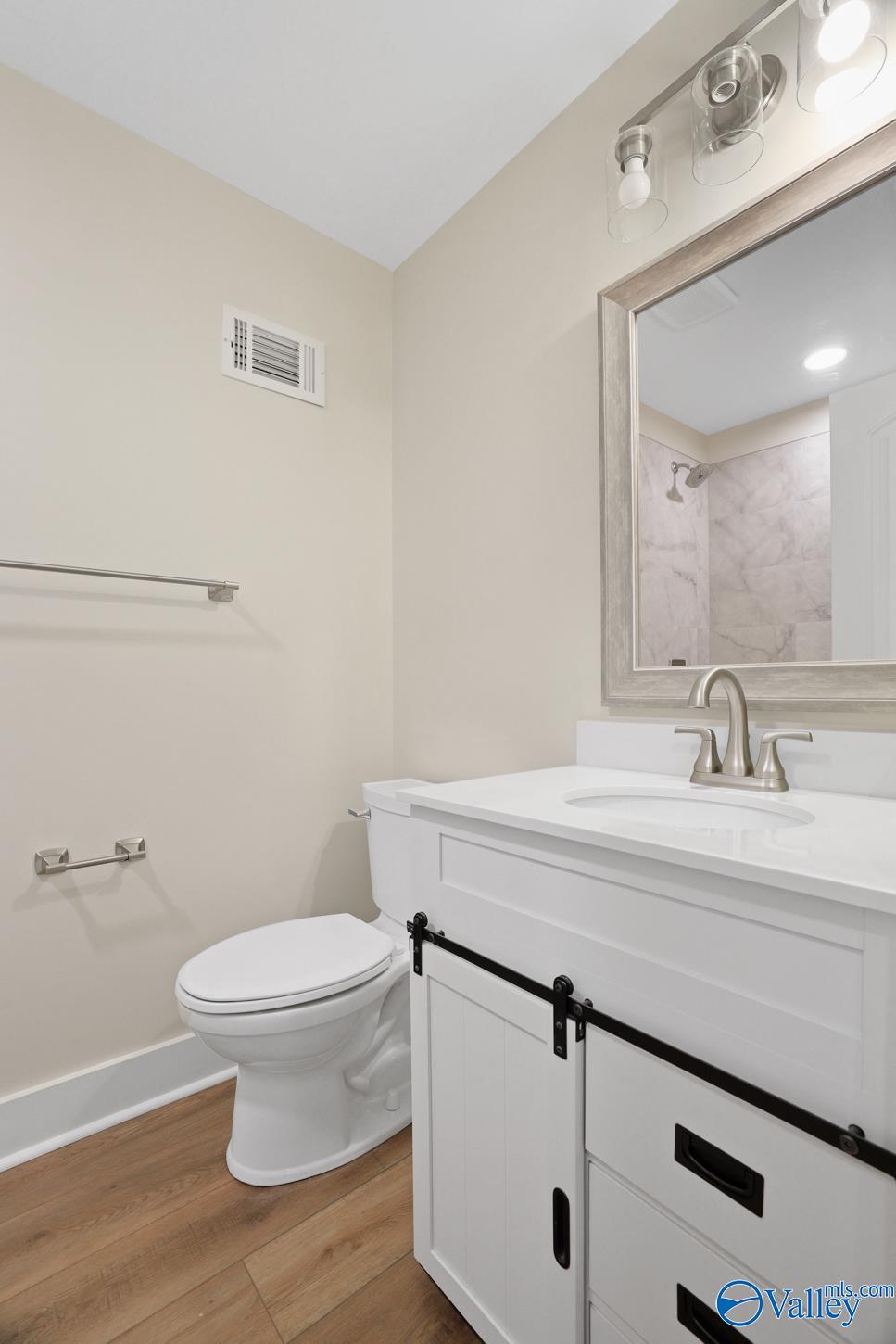 2201 Buckingham Drive SW