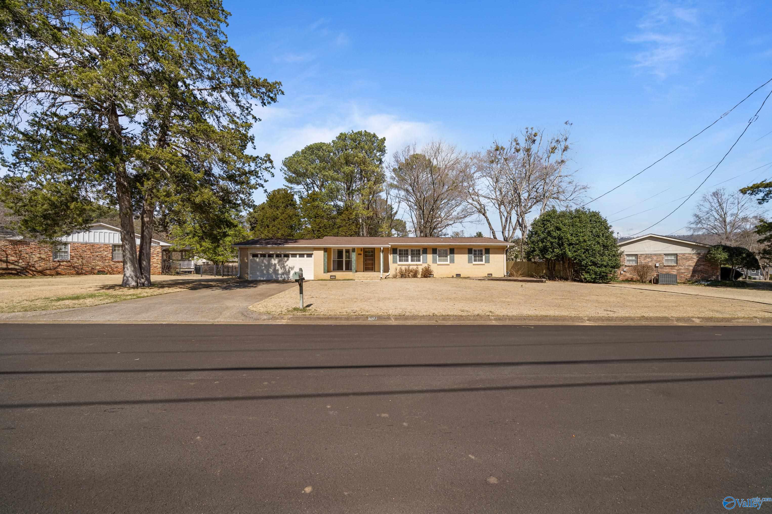 1007 Dellwood Road SE