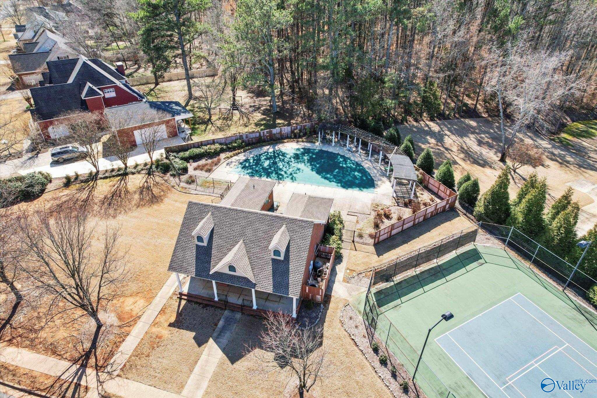 17125 Forest Hills Drive