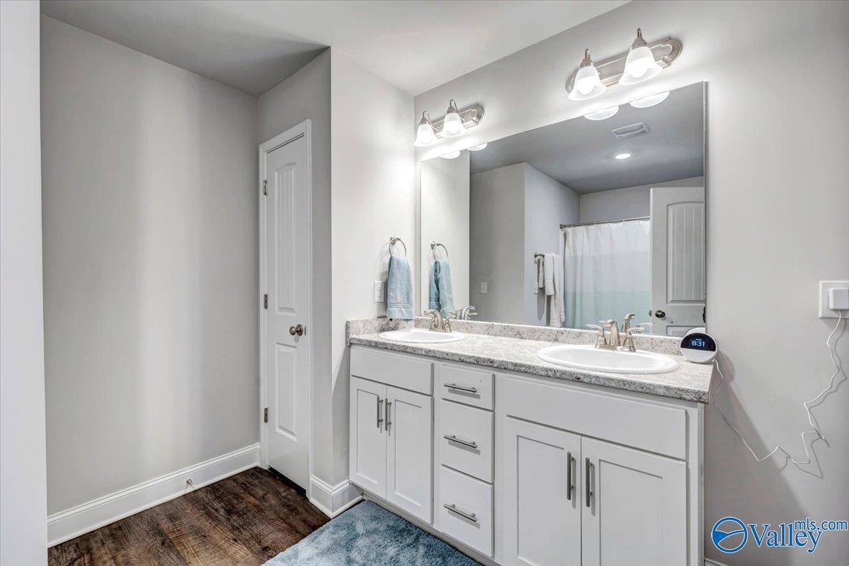 6220 SE Eagle Point Circle