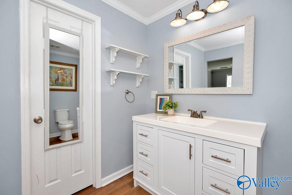 593 Henry Taylor Road