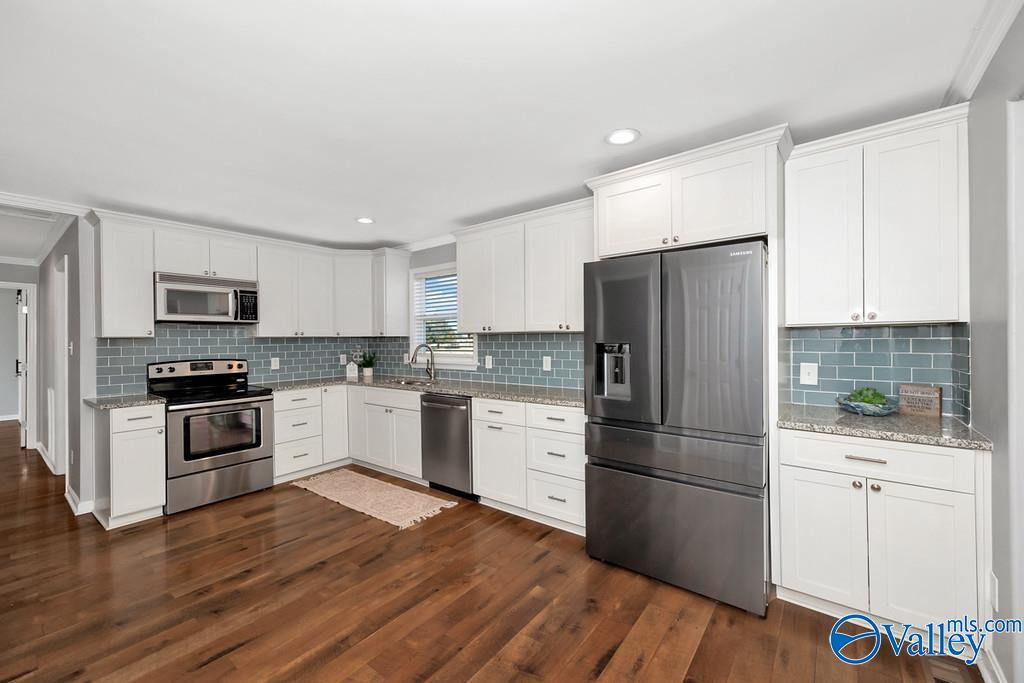 593 Henry Taylor Road