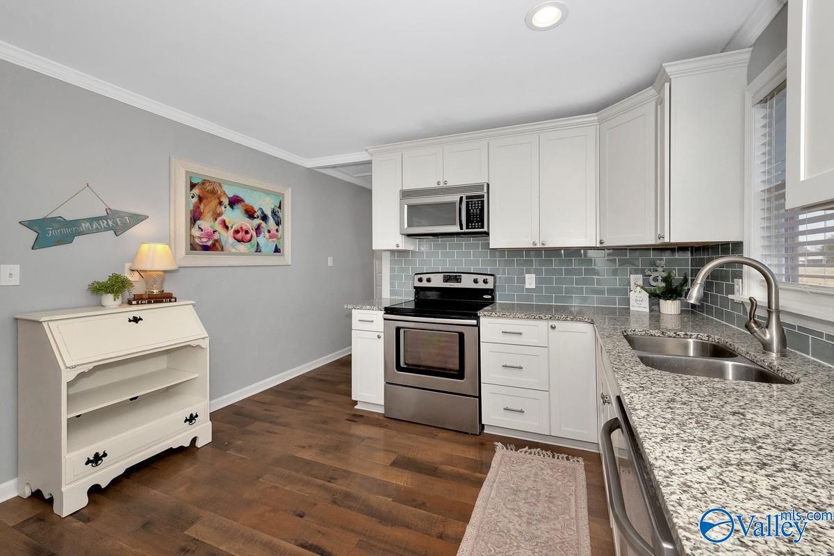 593 Henry Taylor Road