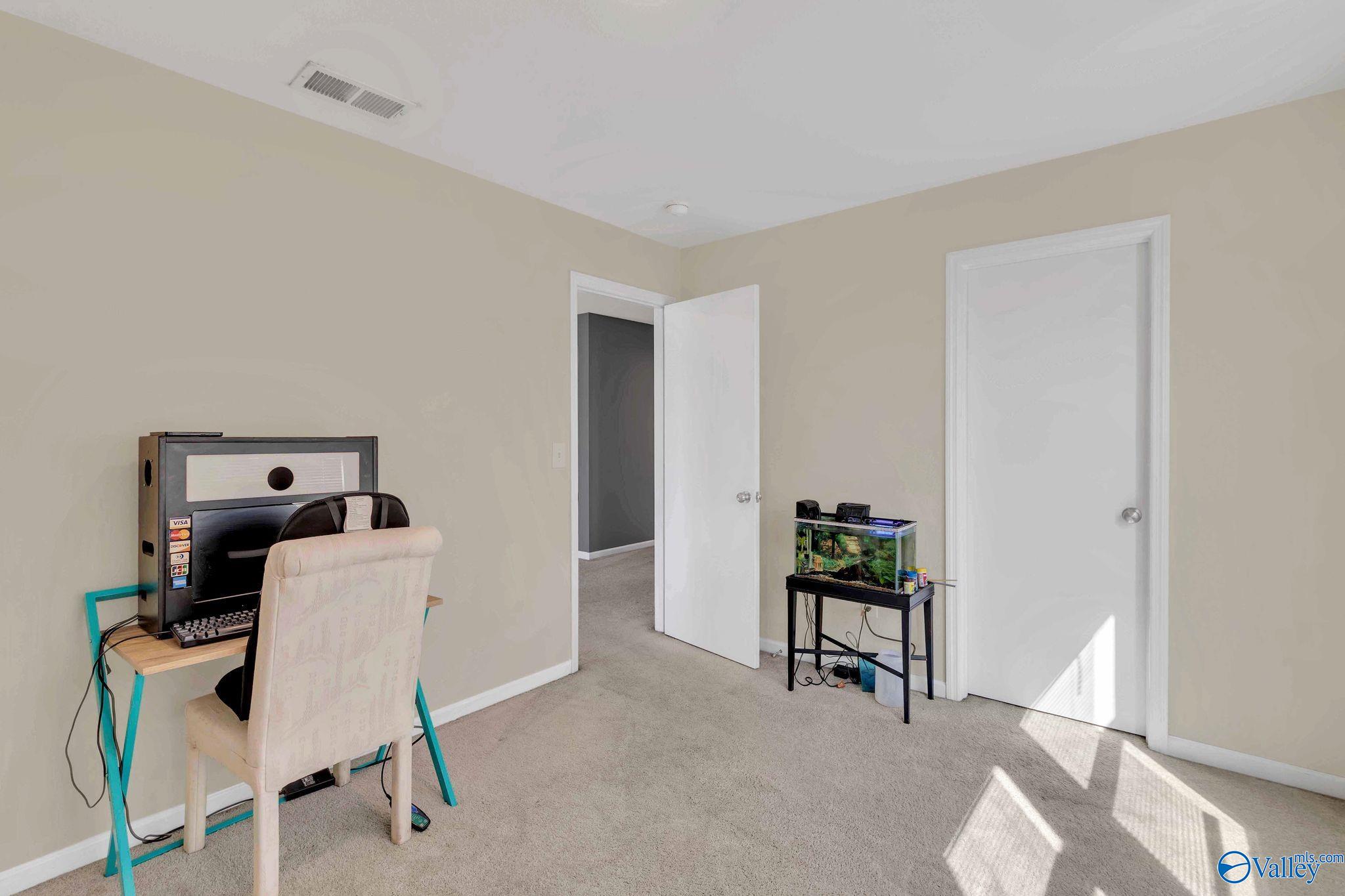 137 Whitestone Drive NE