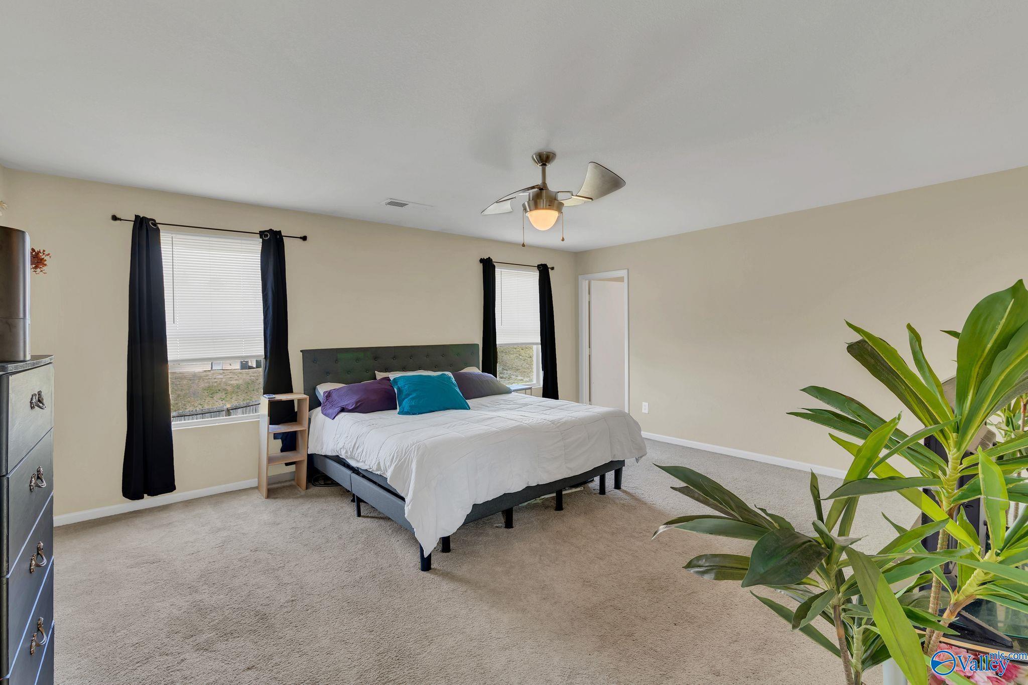 137 Whitestone Drive NE