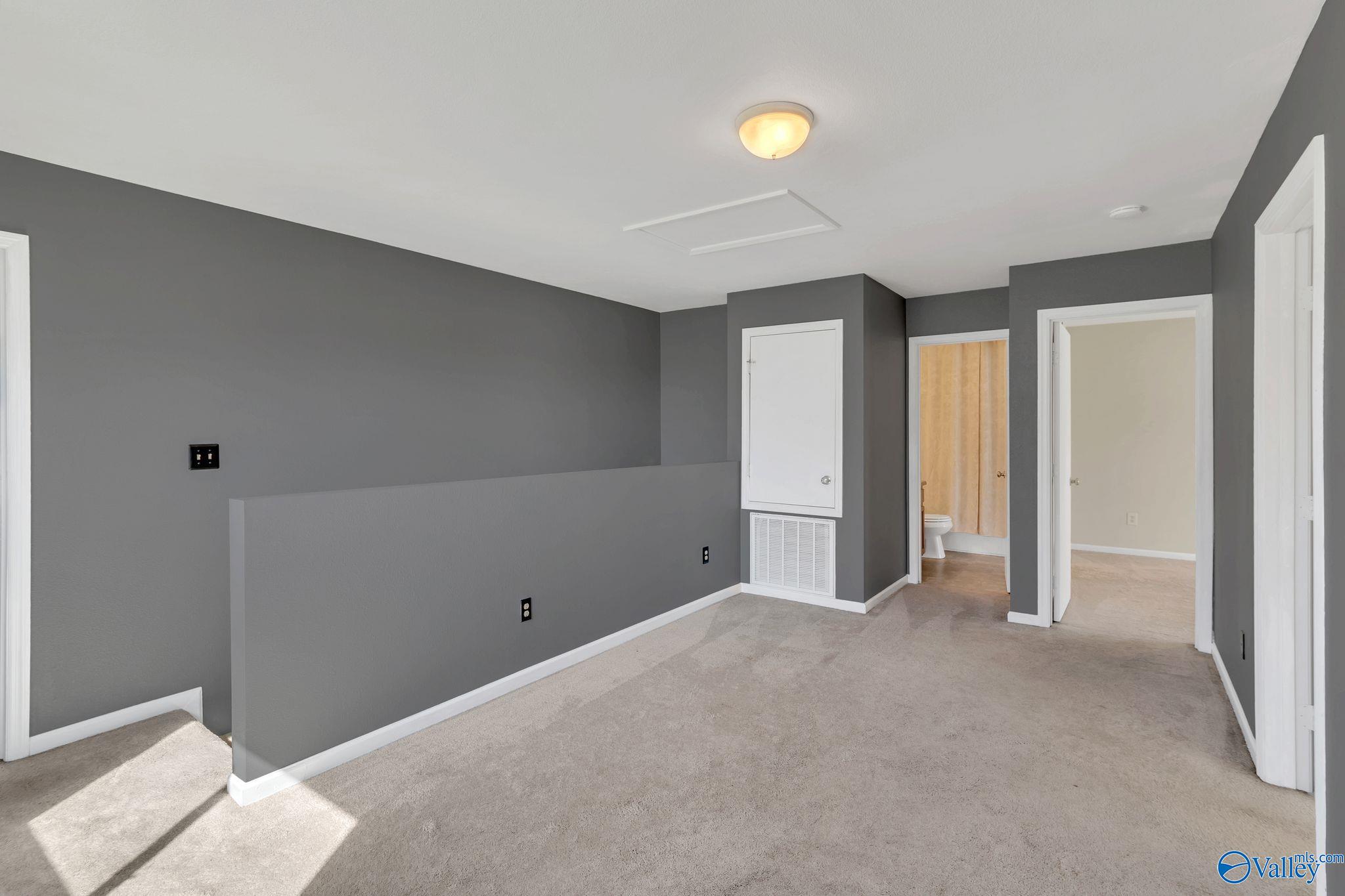 137 Whitestone Drive NE