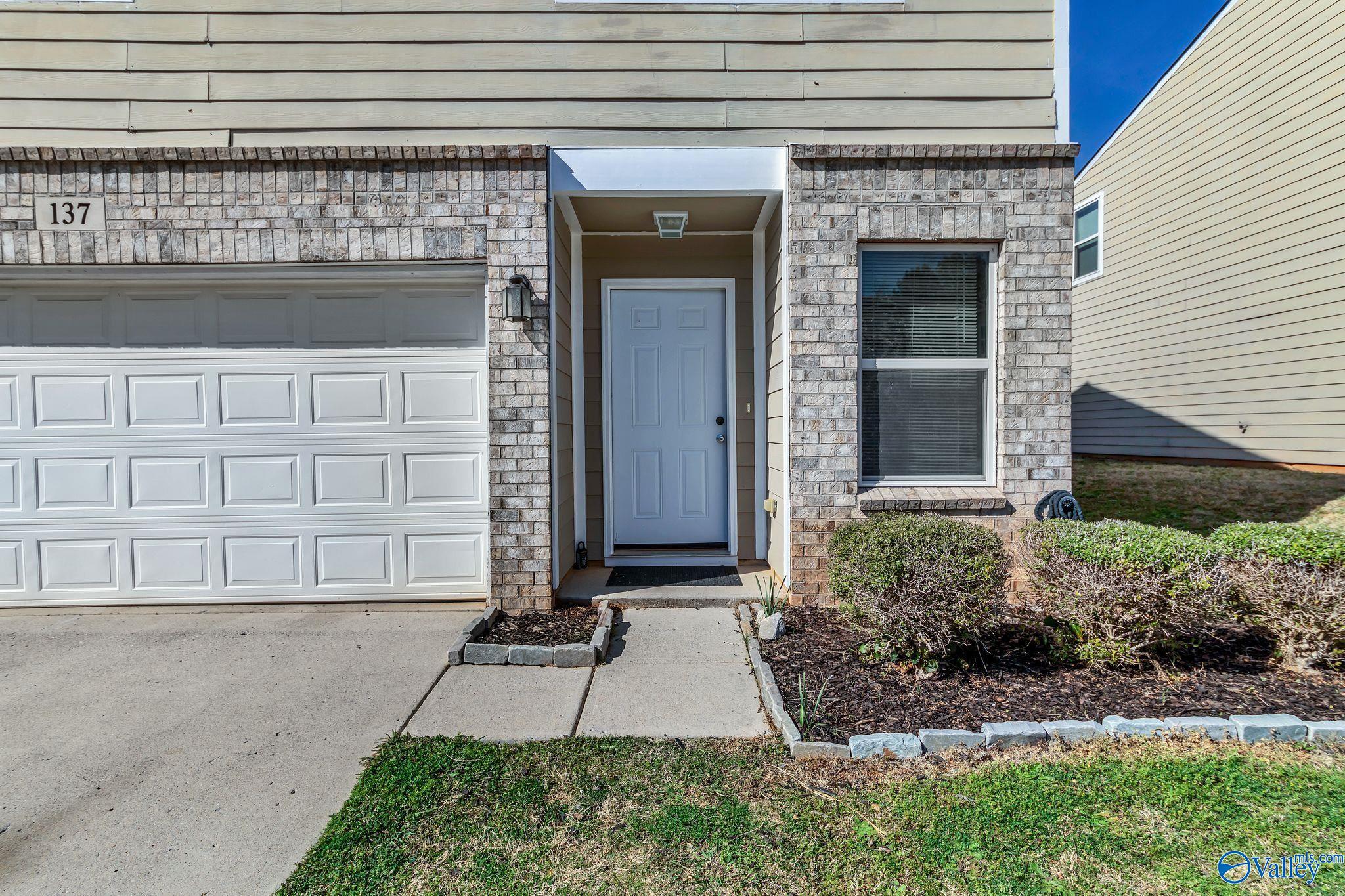 137 Whitestone Drive NE