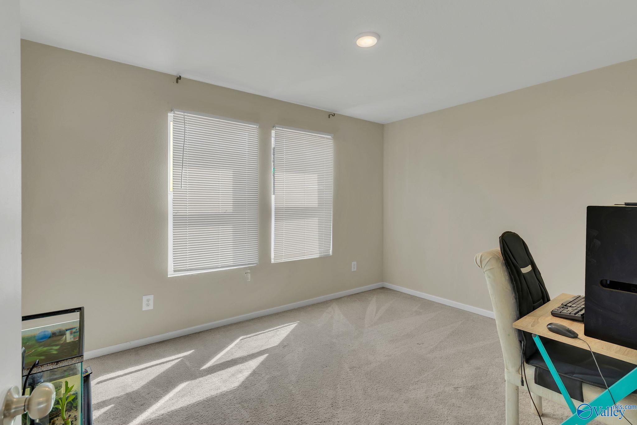 137 Whitestone Drive NE