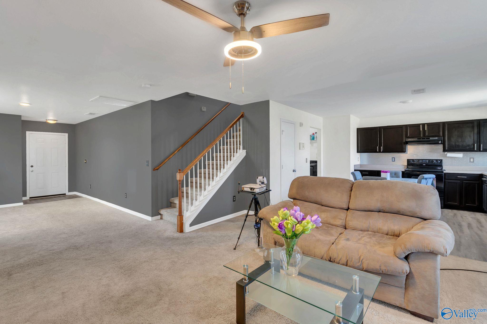 137 Whitestone Drive NE
