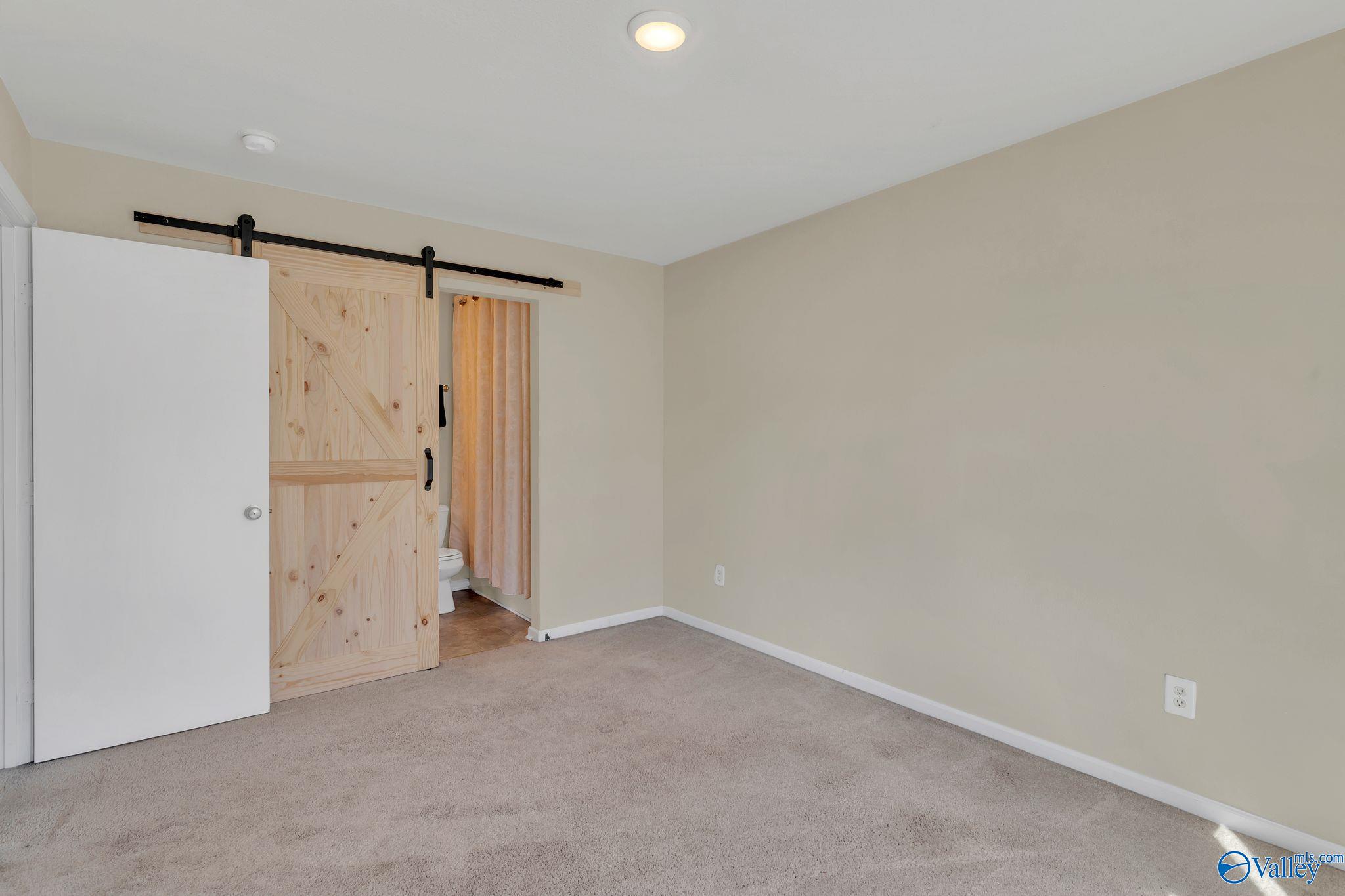 137 Whitestone Drive NE
