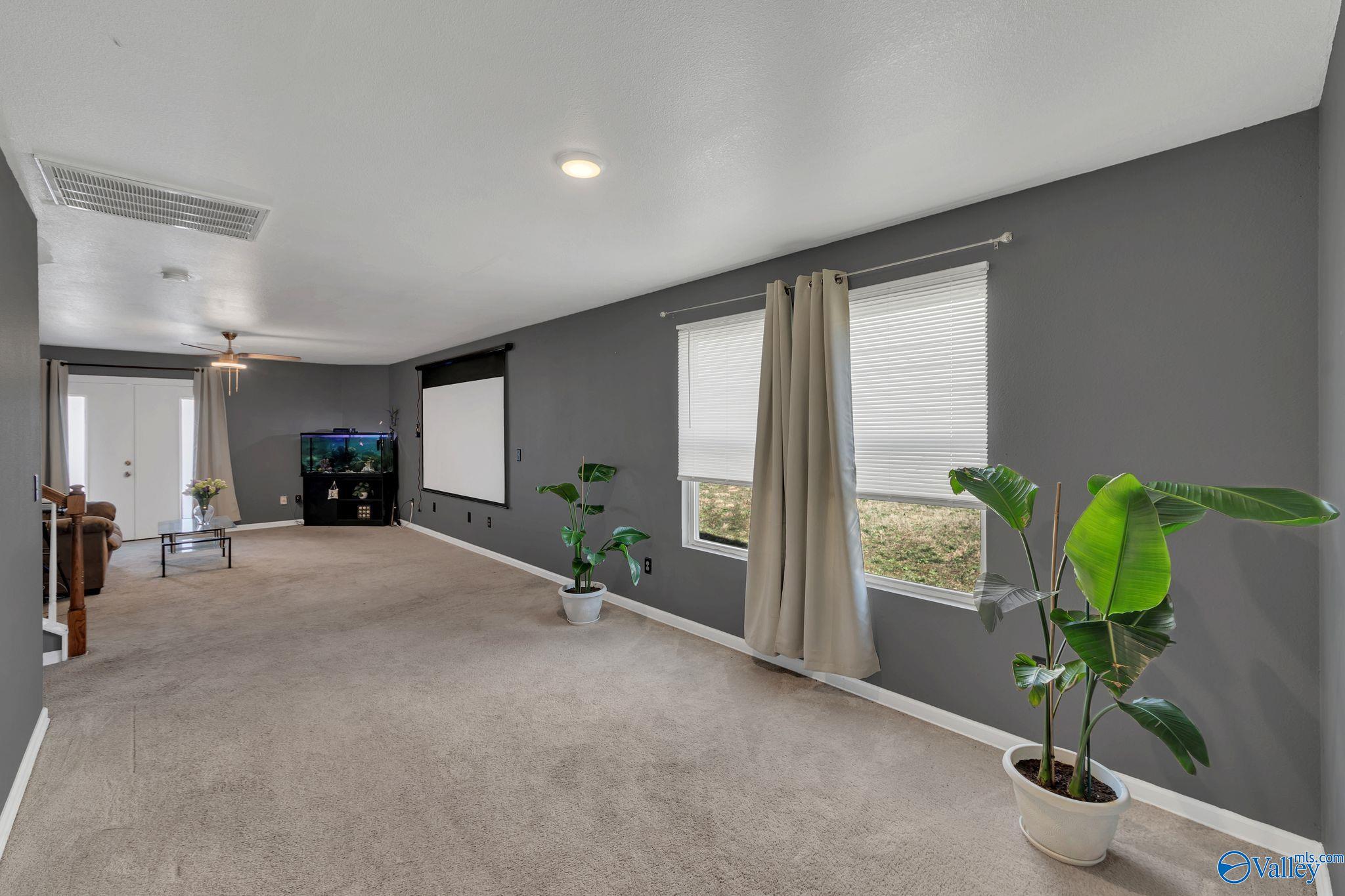 137 Whitestone Drive NE