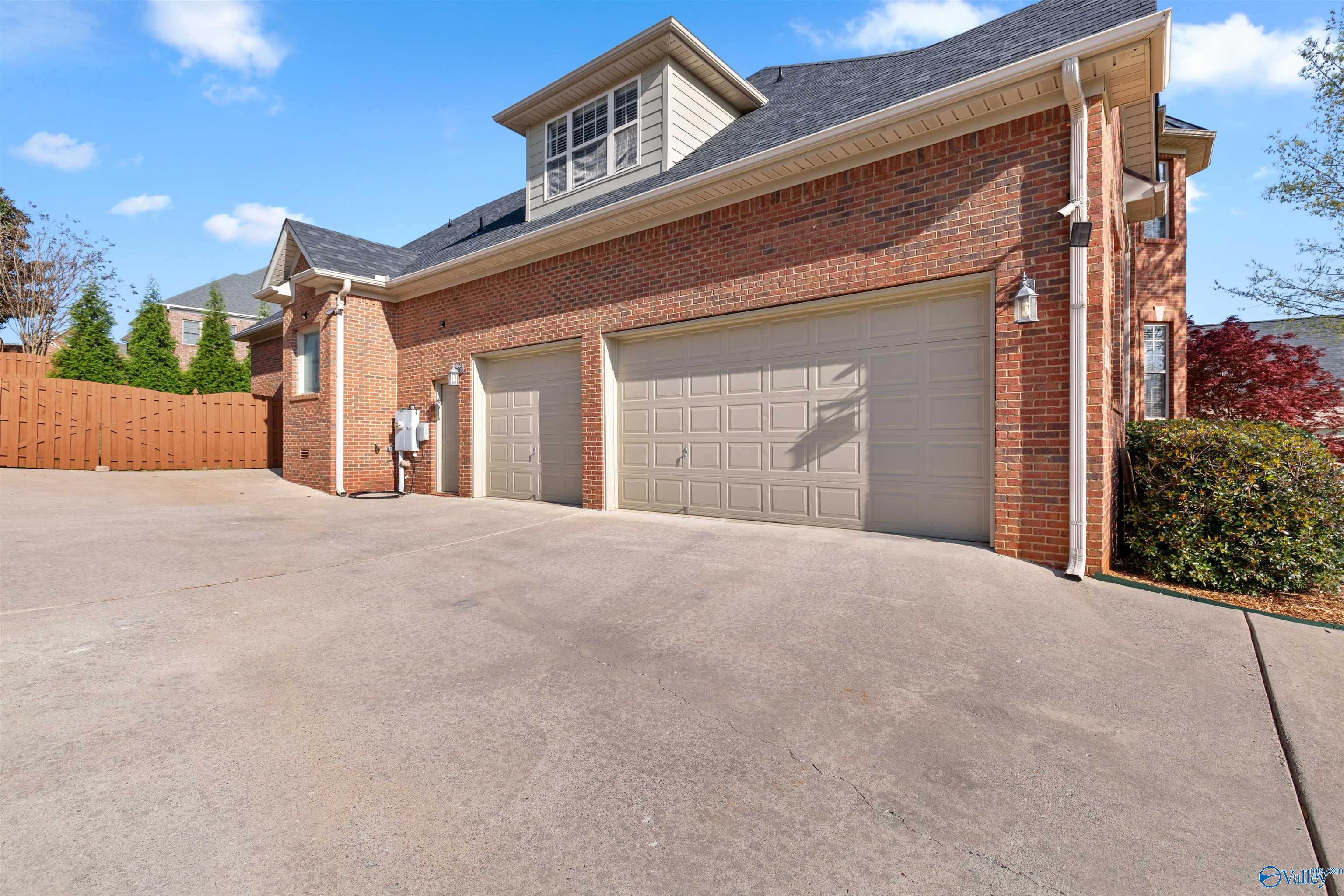 106 Shoreline Drive