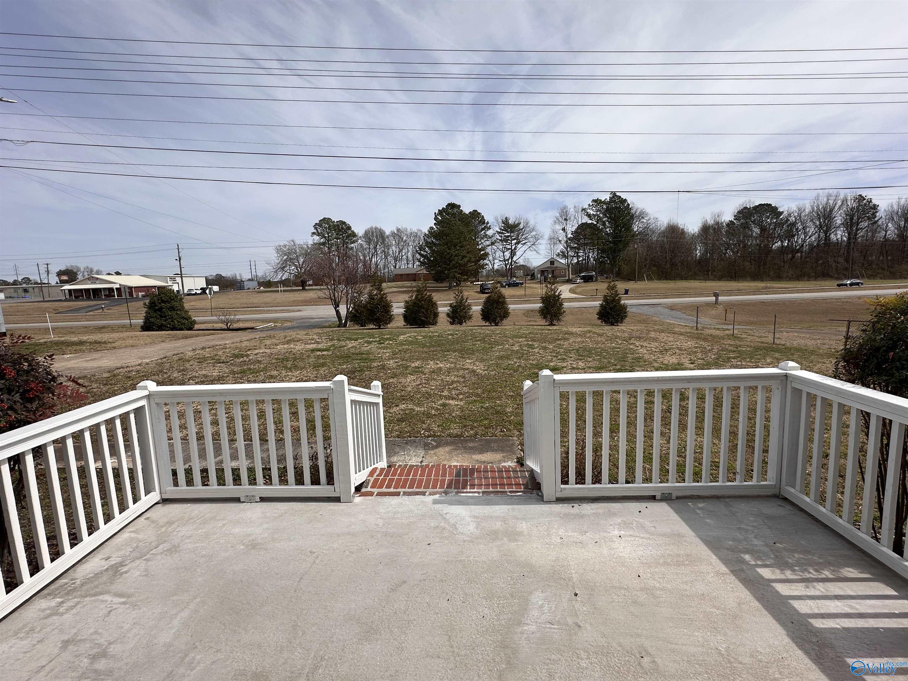 2553 N Brindlee Mountain Parkway