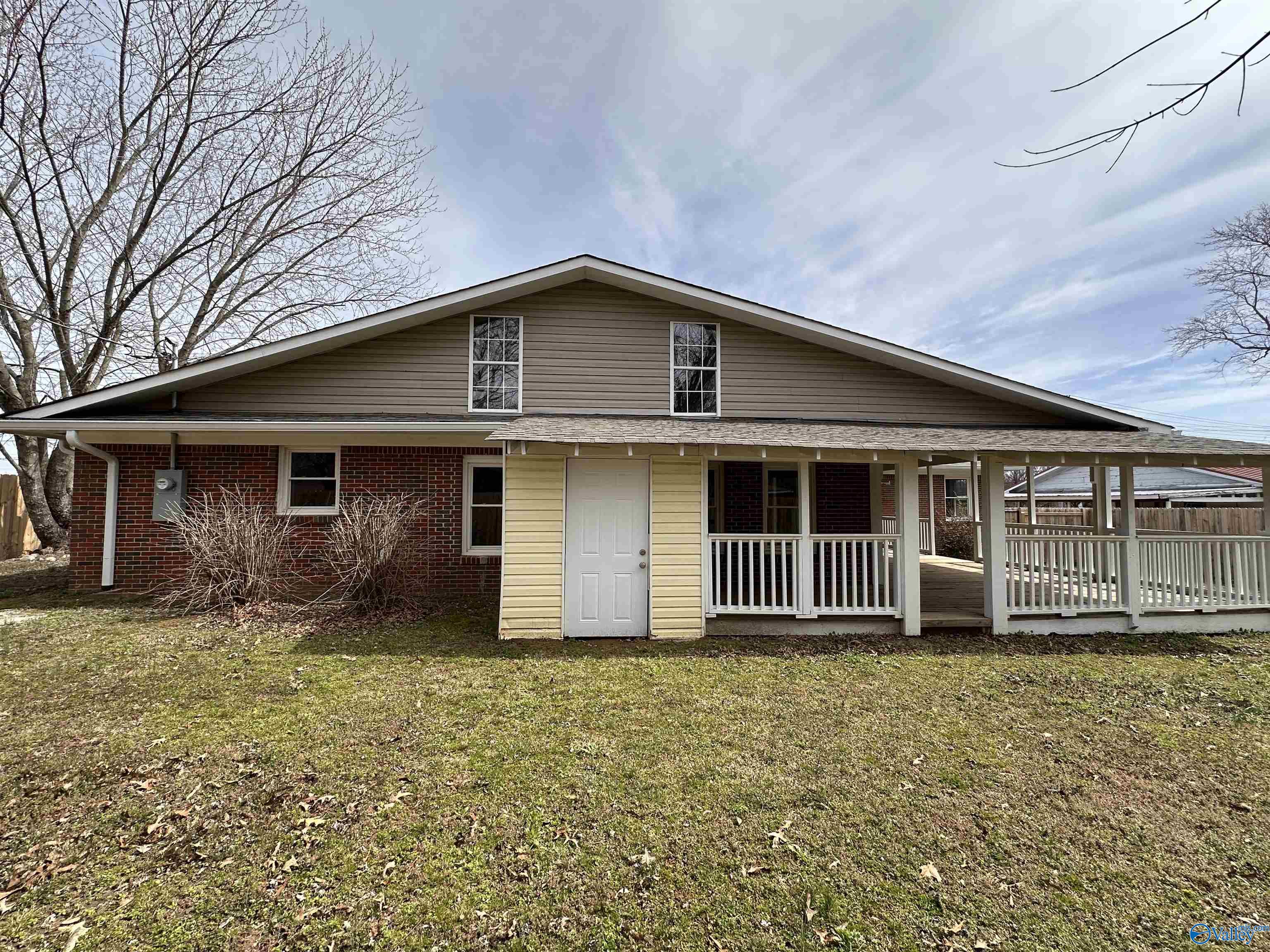 2553 N Brindlee Mountain Parkway