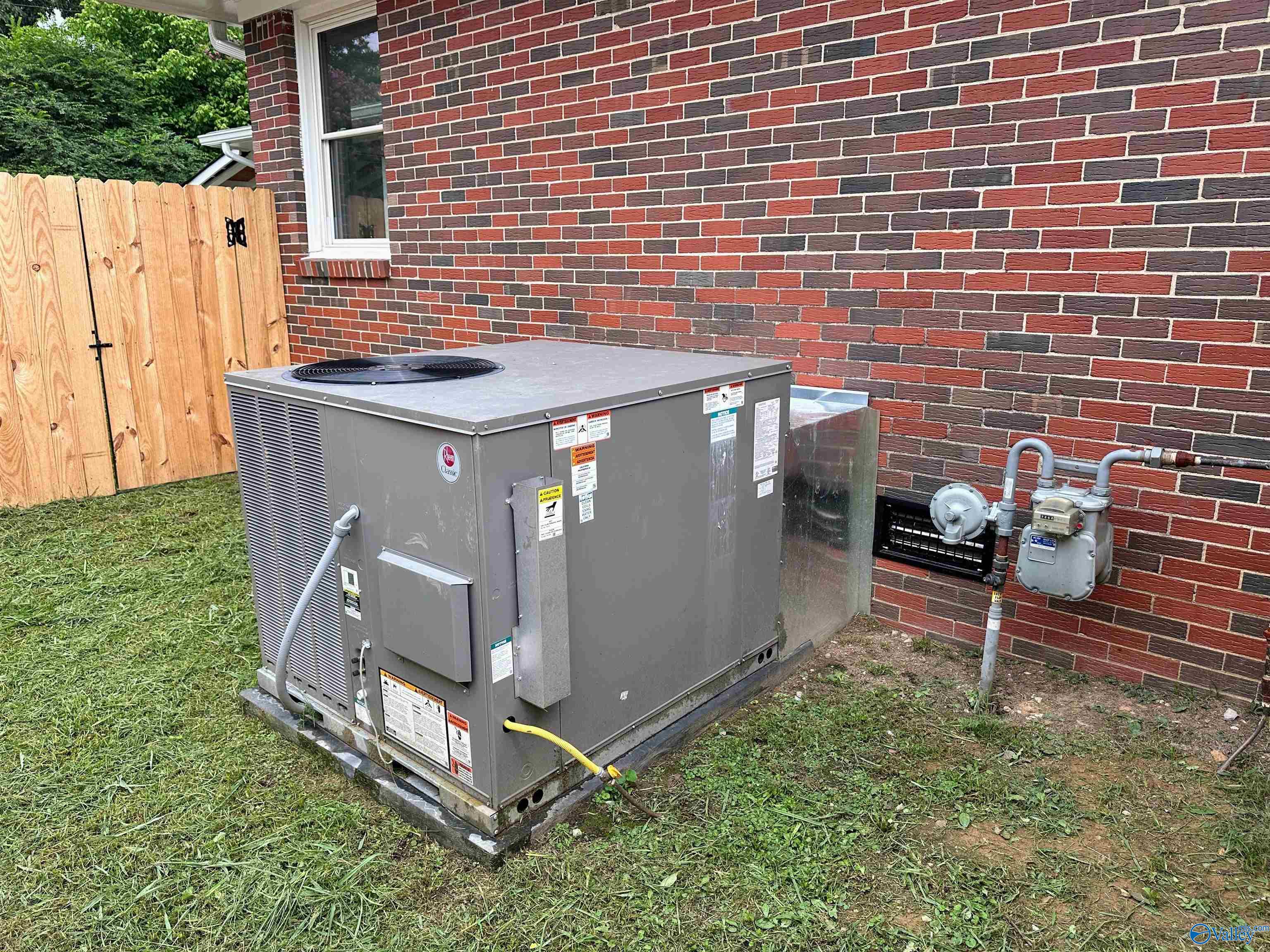 2553 N Brindlee Mountain Parkway