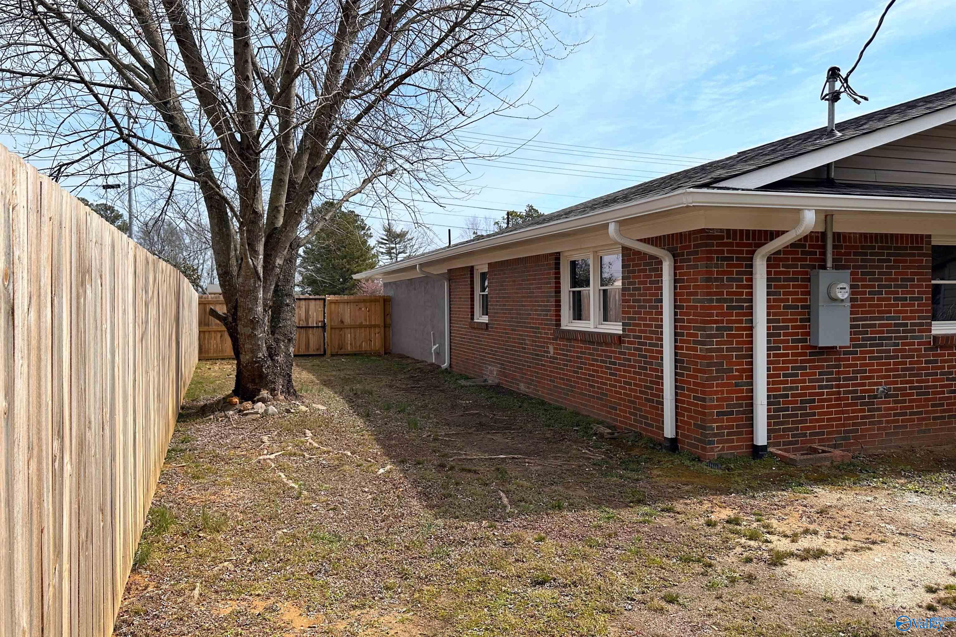 2553 N Brindlee Mountain Parkway