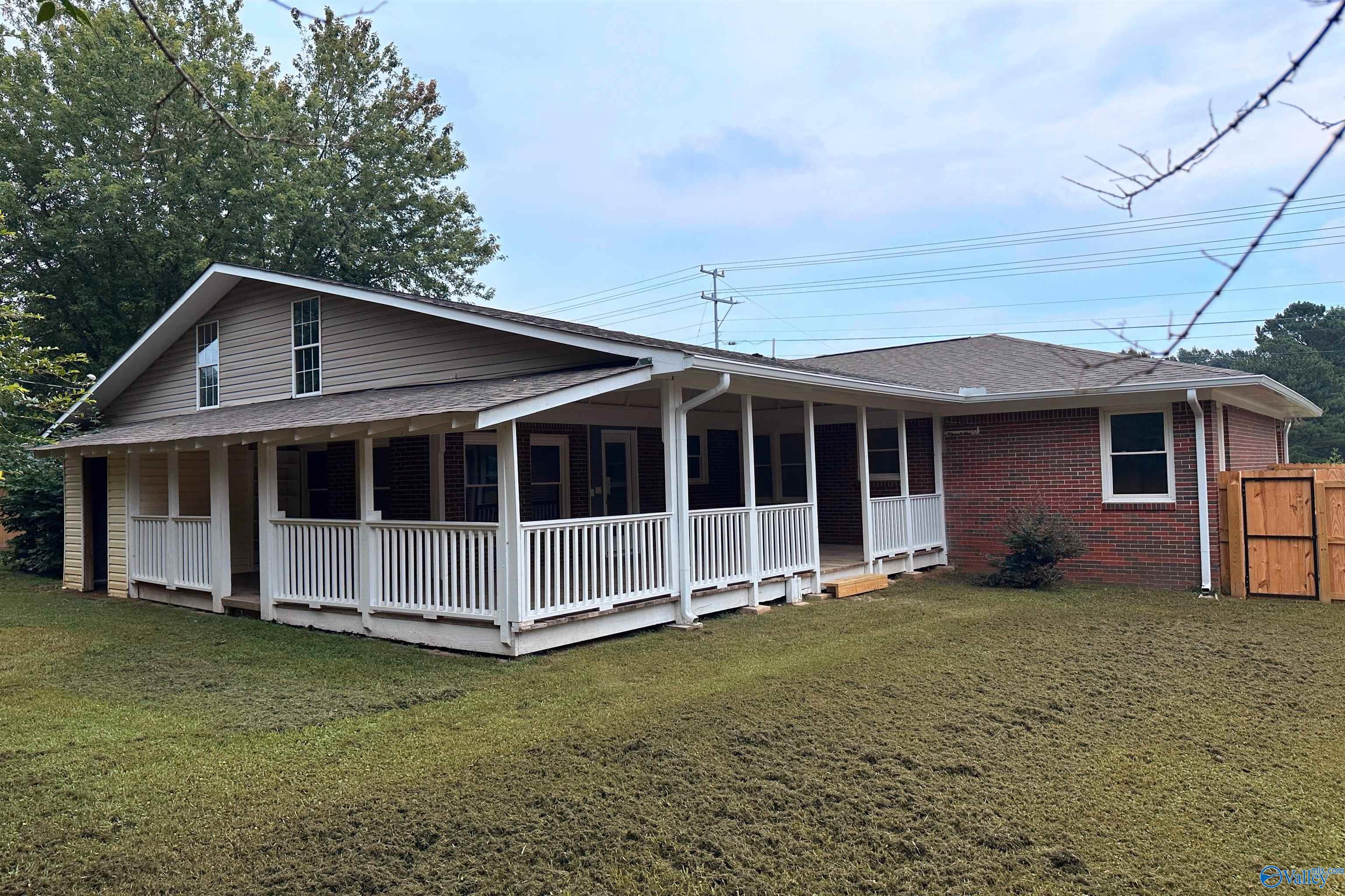 2553 N Brindlee Mountain Parkway