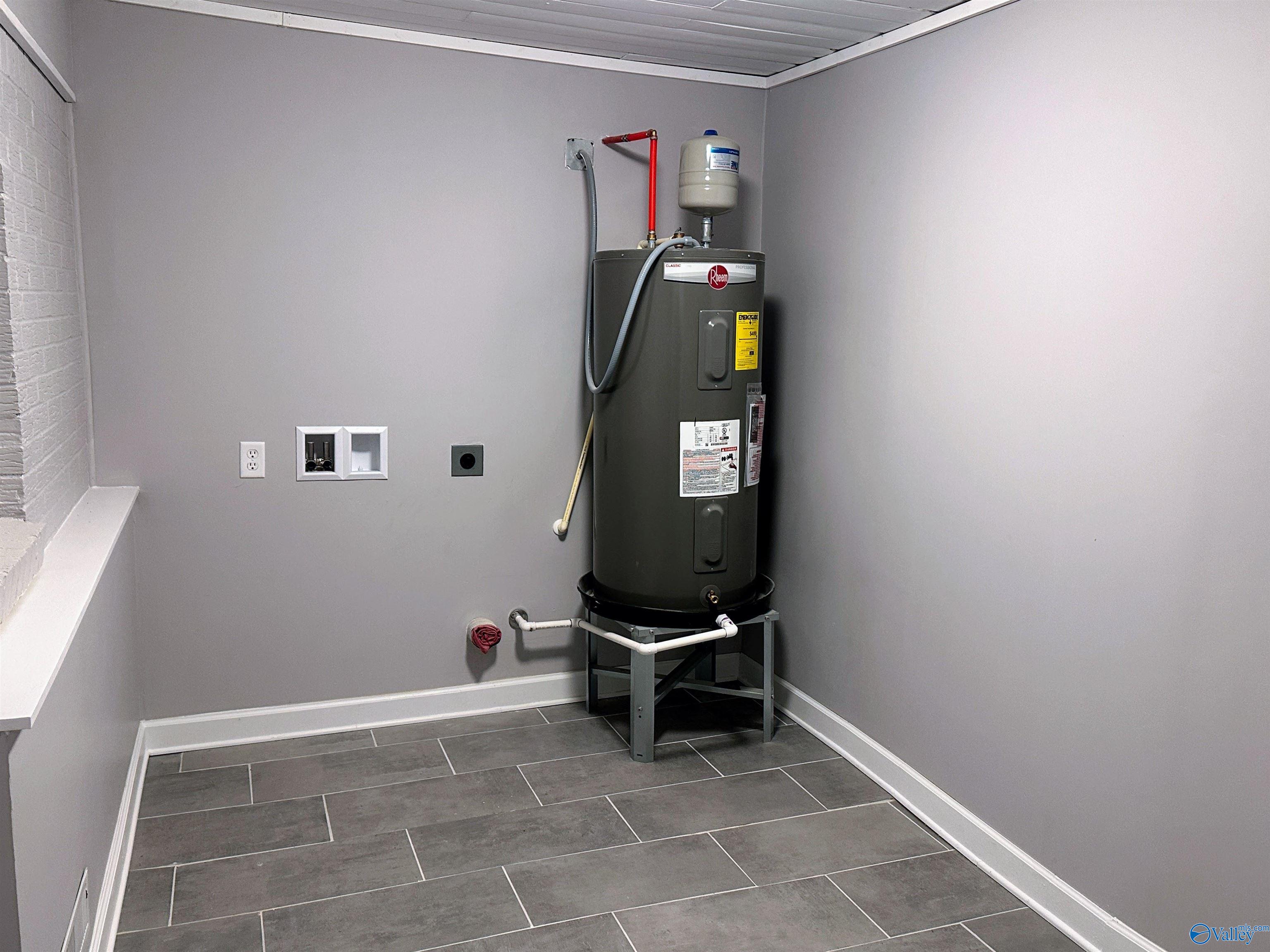 2553 N Brindlee Mountain Parkway