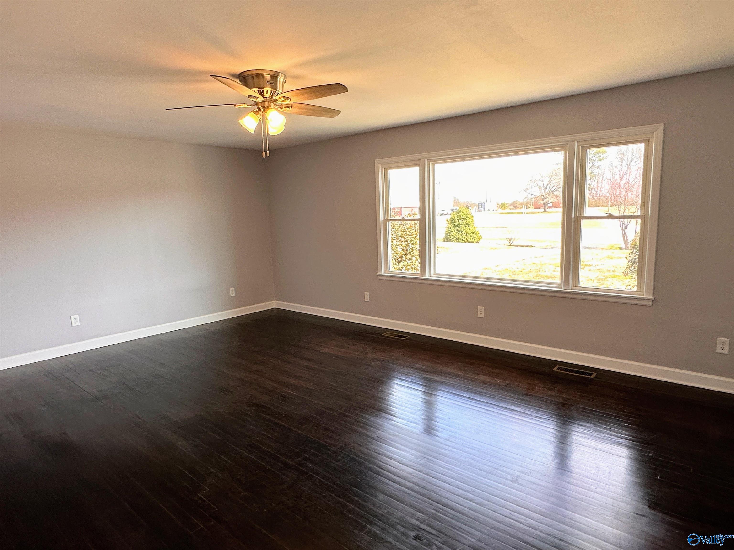 2553 N Brindlee Mountain Parkway