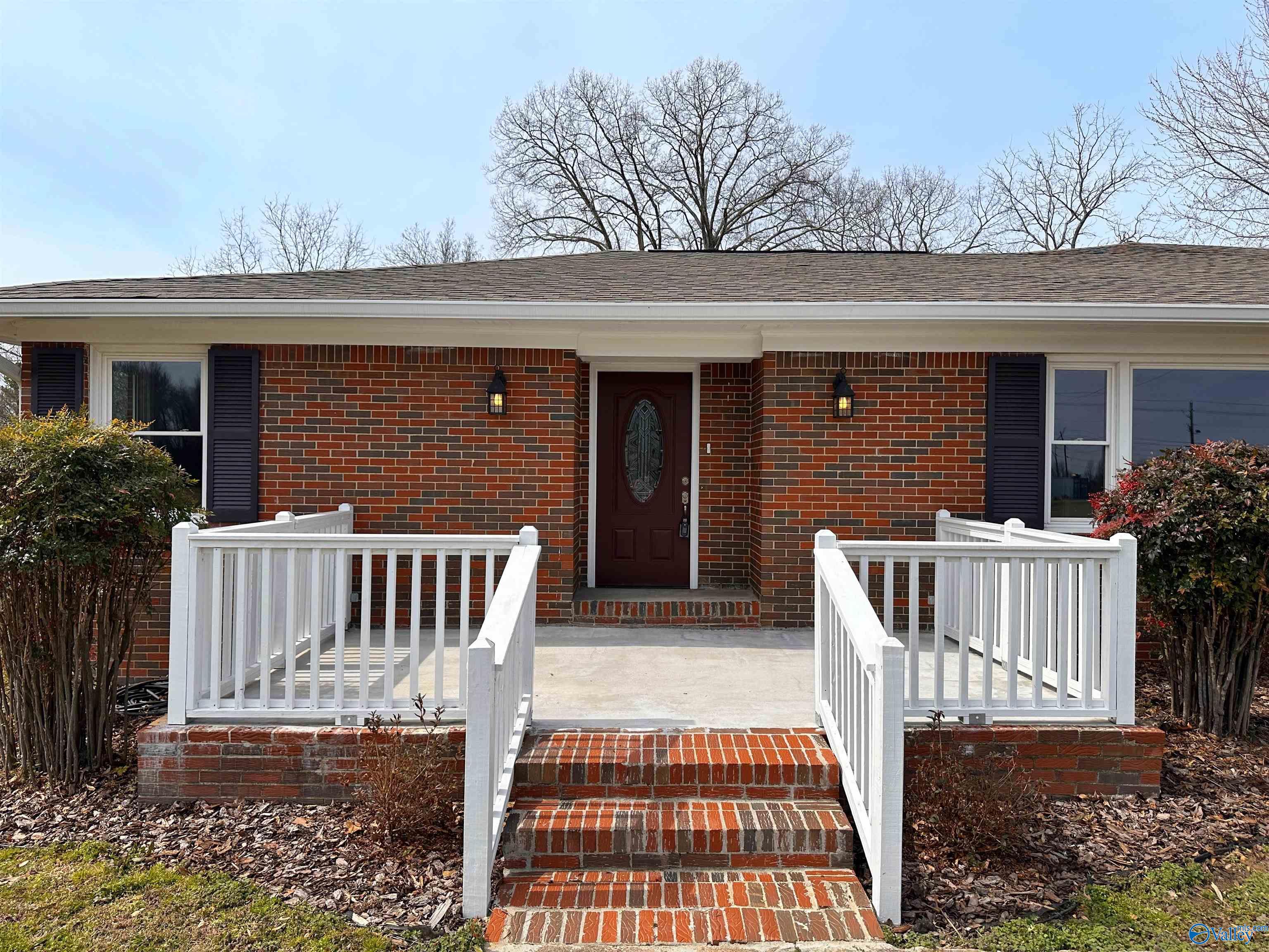 2553 N Brindlee Mountain Parkway