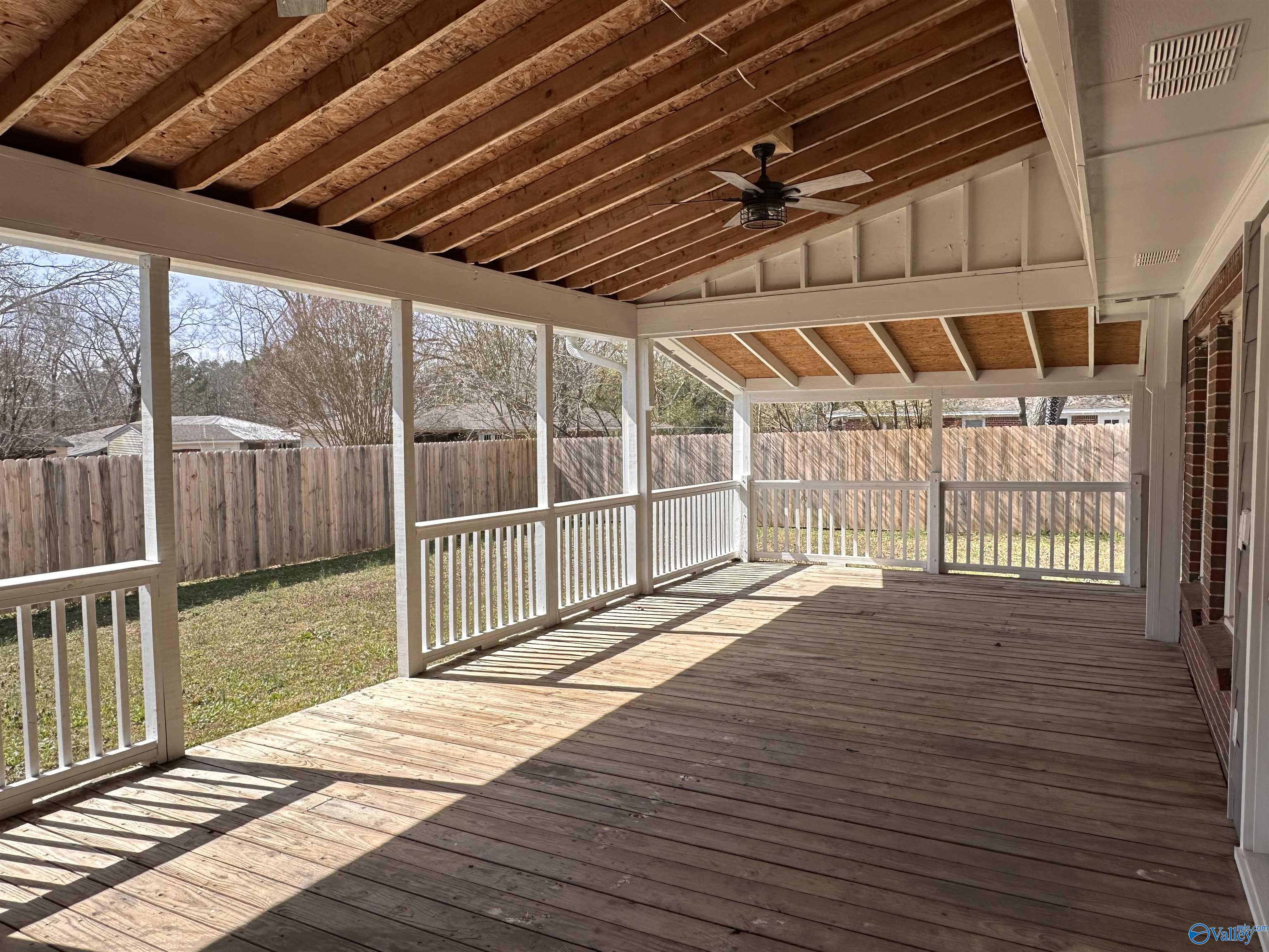 2553 N Brindlee Mountain Parkway