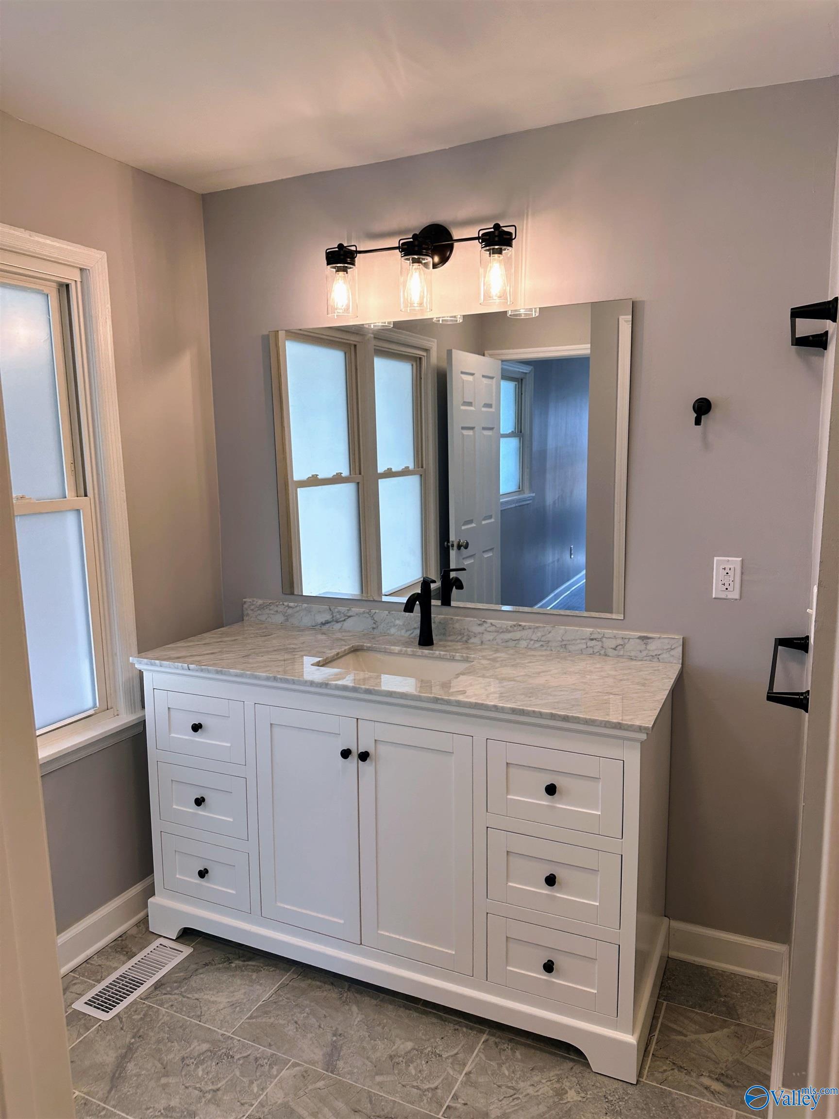 2553 N Brindlee Mountain Parkway