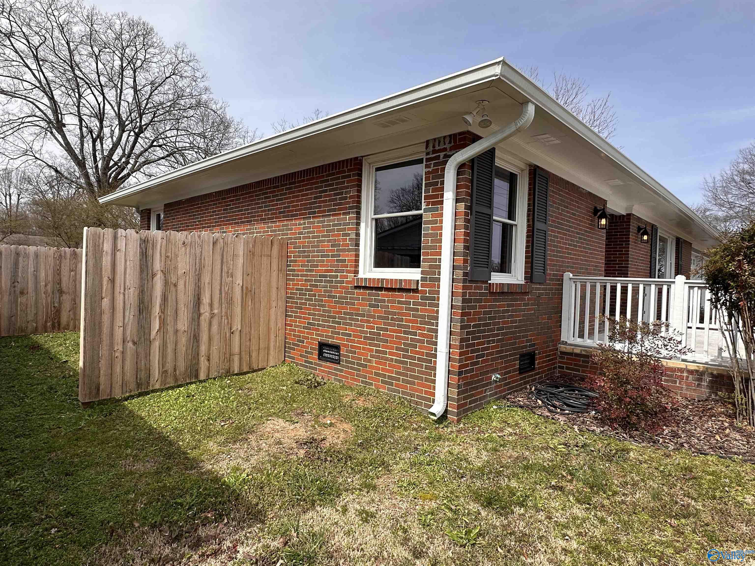 2553 N Brindlee Mountain Parkway