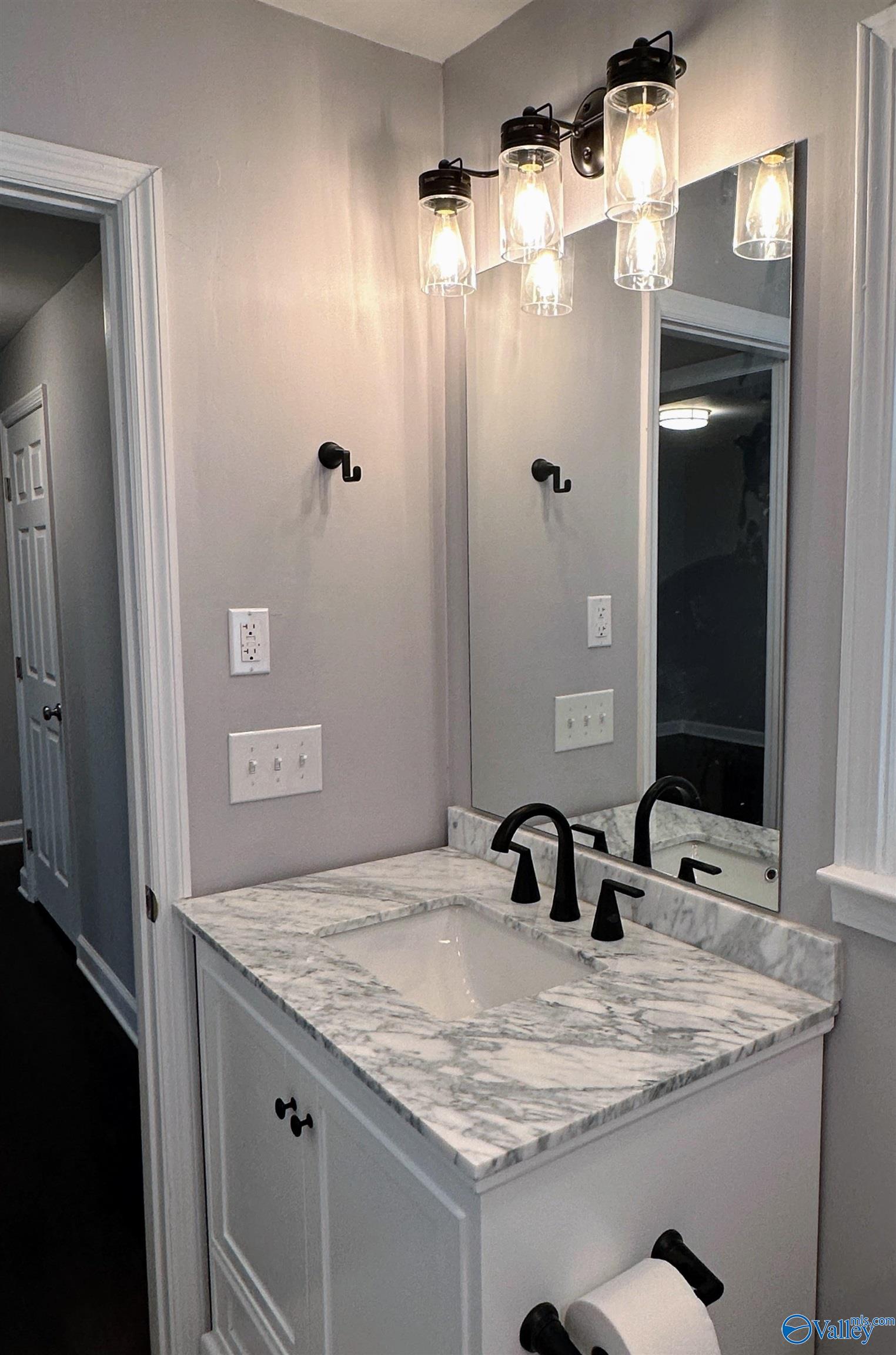 2553 N Brindlee Mountain Parkway