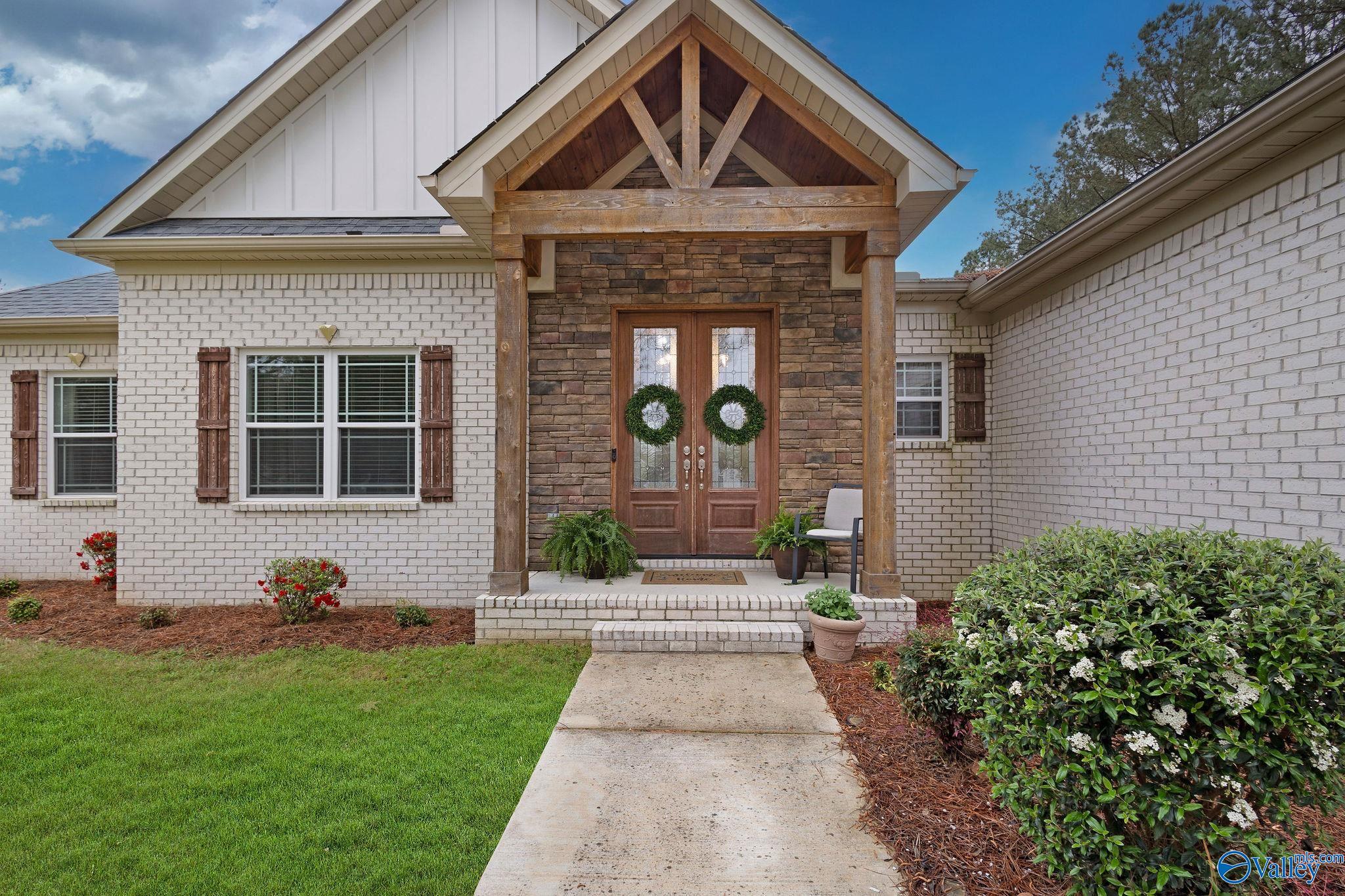 123 Shady Oak Lane