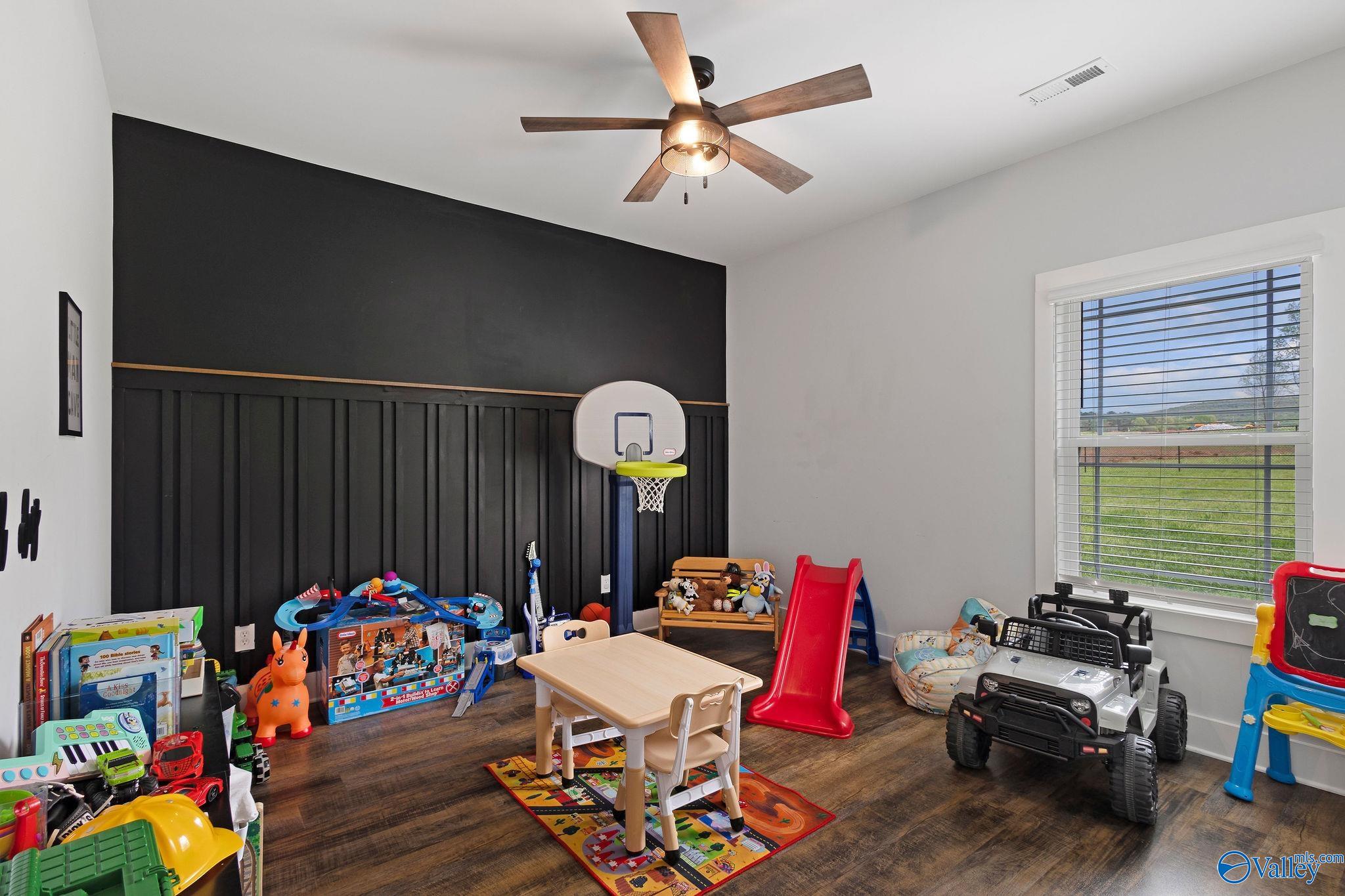 123 Shady Oak Lane